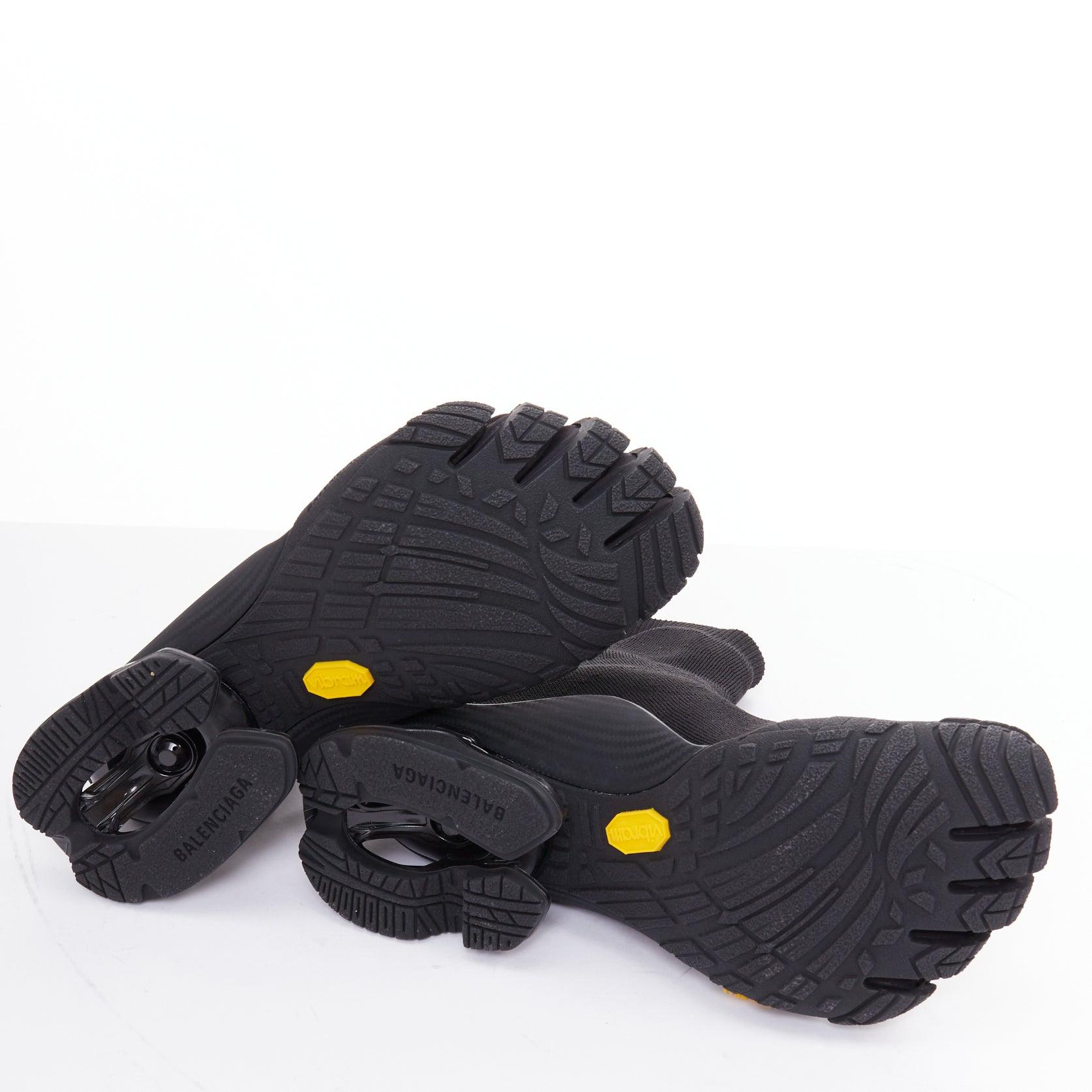 Balenciaga Vibram Toe in tessuto nero con cinque dita di scarpe da ginnastica alte in maglia EU37 in vendita 5
