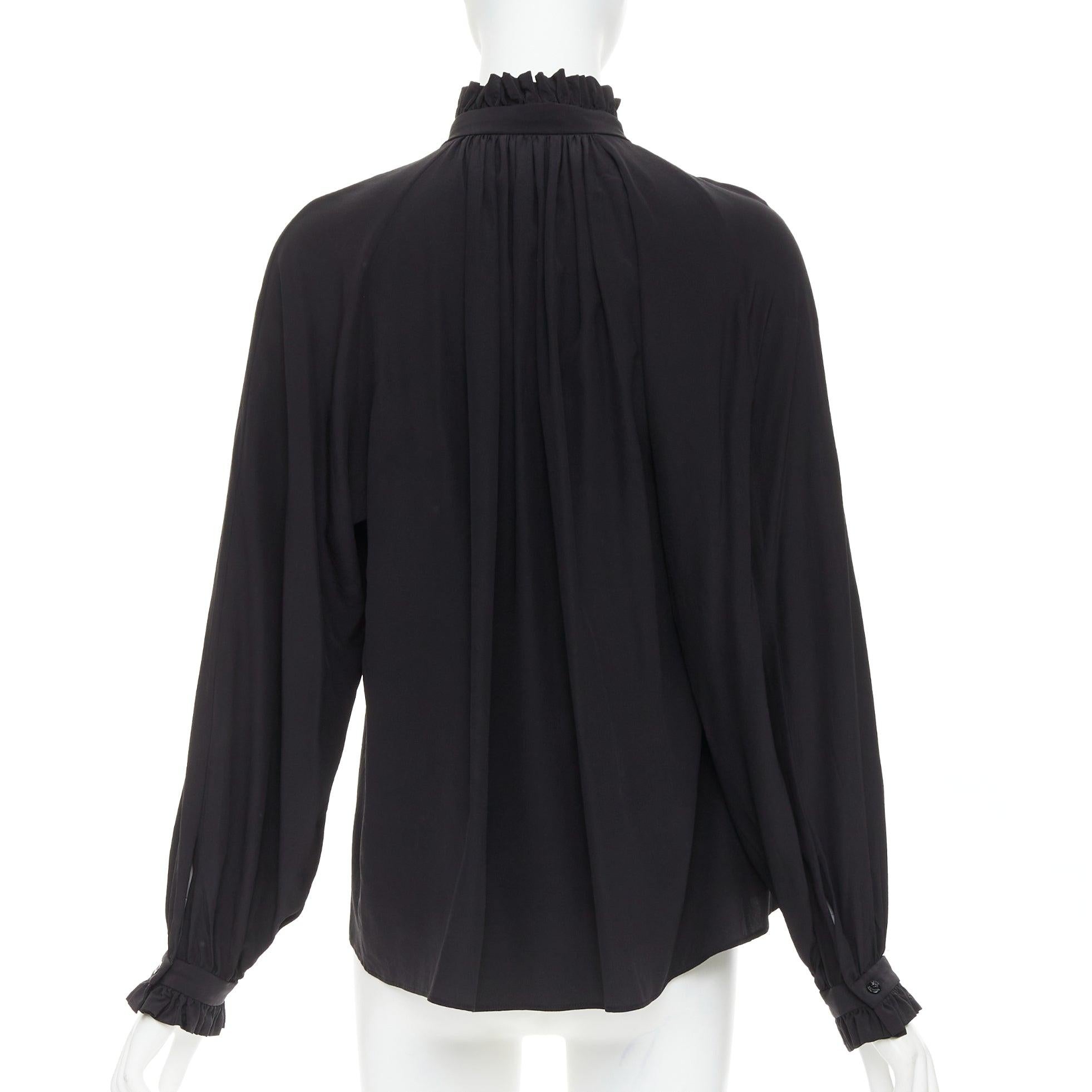 LOUIS VUITTON  100% soie noir motif fleuri doré blouse à minuit top FR36 S Pour femmes en vente