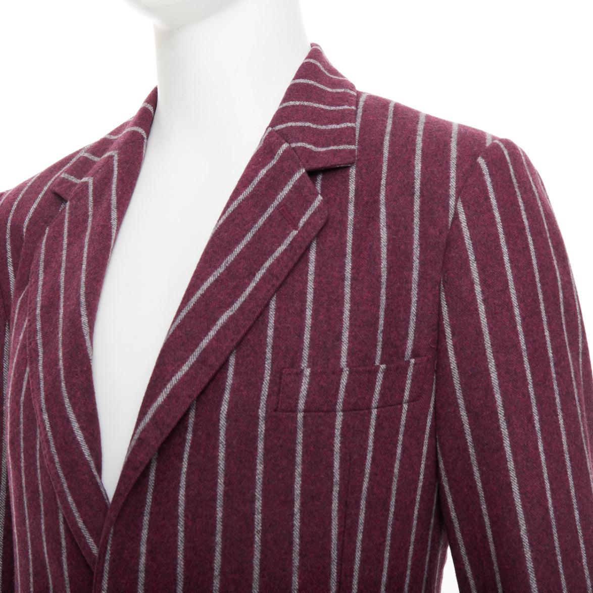 DOLCE GABBANA blazer de lana gris burdeos a rayas con bolsillo con solapa IT50 L
Referencia: TGAS/F00095
Marca: Dolce & Gabbana
Diseñador: Domenico Dolce y Stefano Gabbana
Material: Lana
Color: Burdeos, Gris
Patrón: A rayas
Cierre: Botón
Forro: