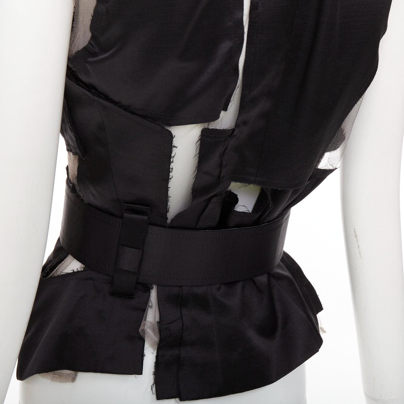 COMME DES GARCONS 2007 Gilet con cintura in raso nero e patchwork di tulle S in vendita 2