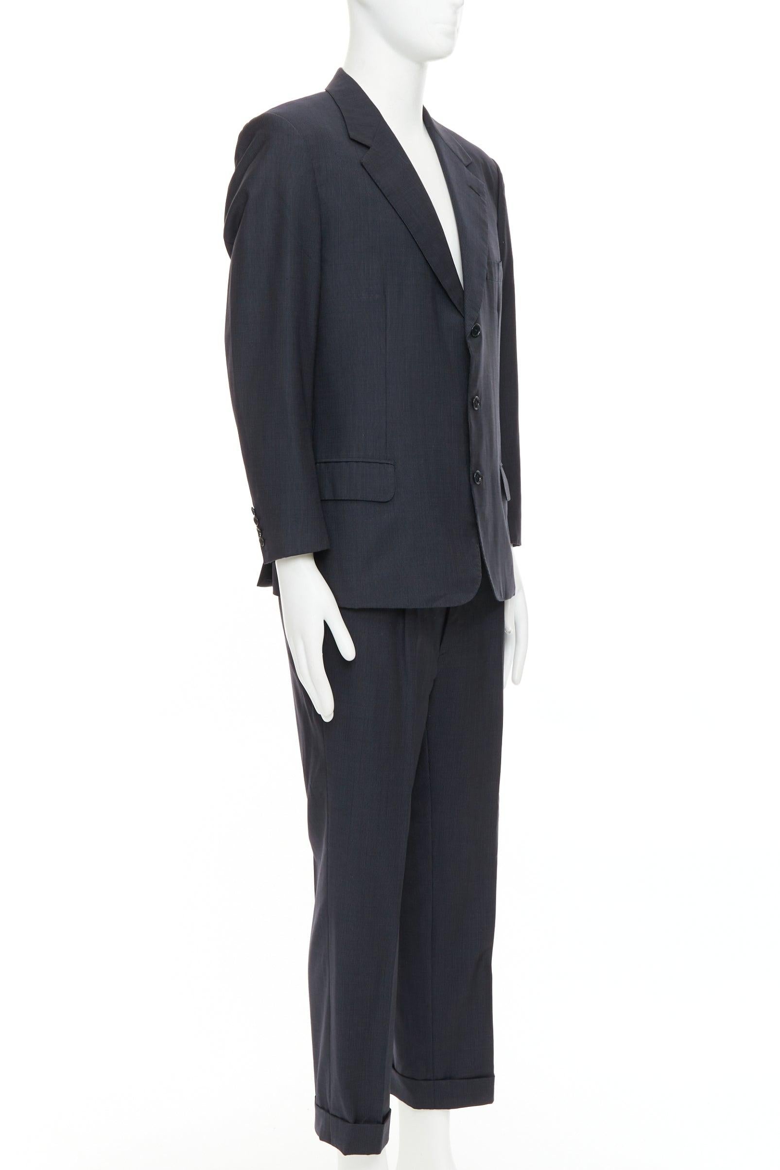 Brioni Cesar - Ensemble blazer en laine à rayures - marine - IT52 XL
Référence : TGAS/F00099
Marque : Brioni
Modèle : Cesar
MATERIAL : Laine
Couleur : Marine
Motif : à rayures
Fermeture : bouton
Doublure : Tissu noir
Détails supplémentaires : Double