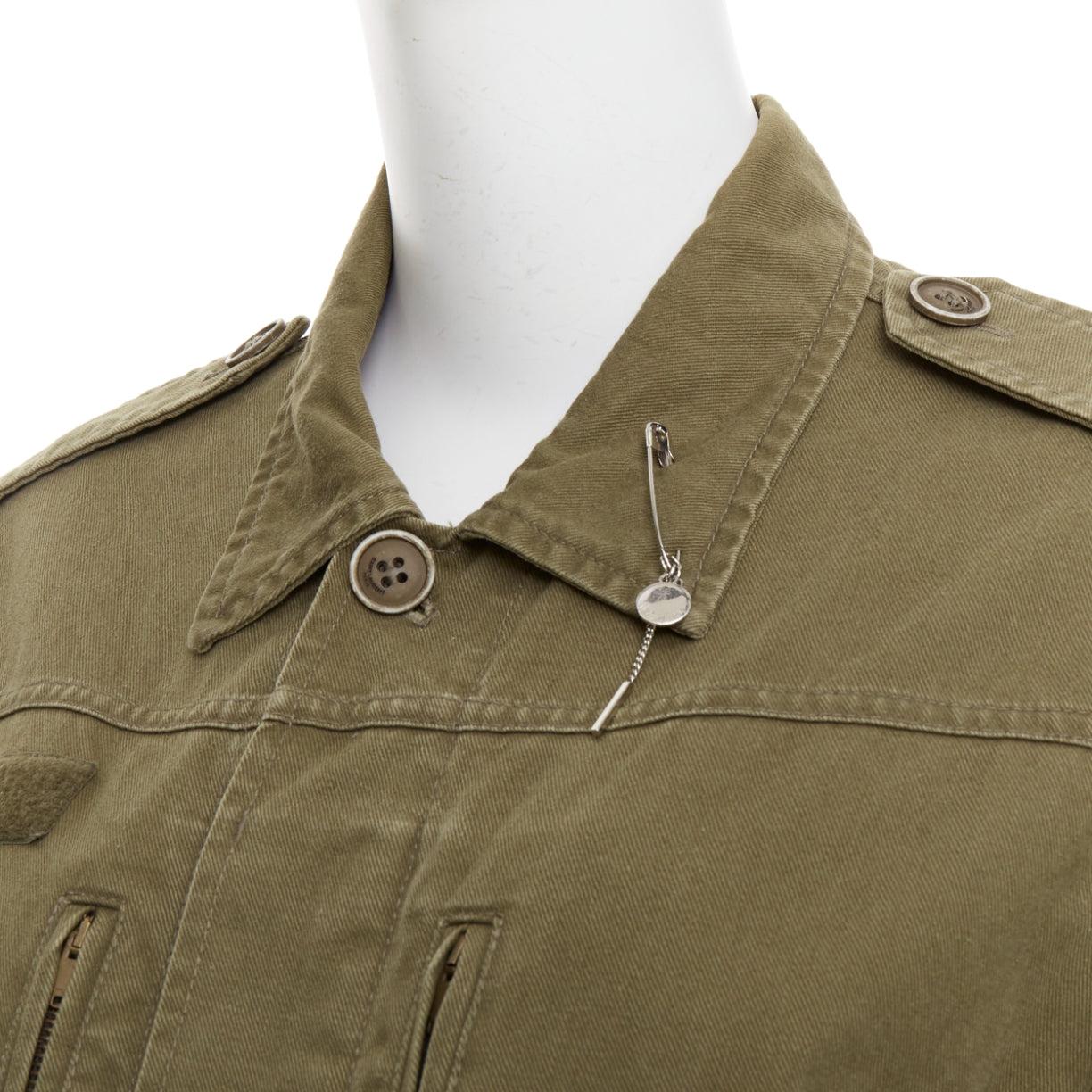 SAINT LAURENT 2015 giacca militare con tasche in cotone e lino verde militare FR34 S
Riferimento: YIKK/A00253
Marchio: Saint Laurent
Stilista: Anthony Vaccarello
Collezione: 2015
Materiale: Cotone
Colore: verde
Modello: Tinta unita
Chiusura: