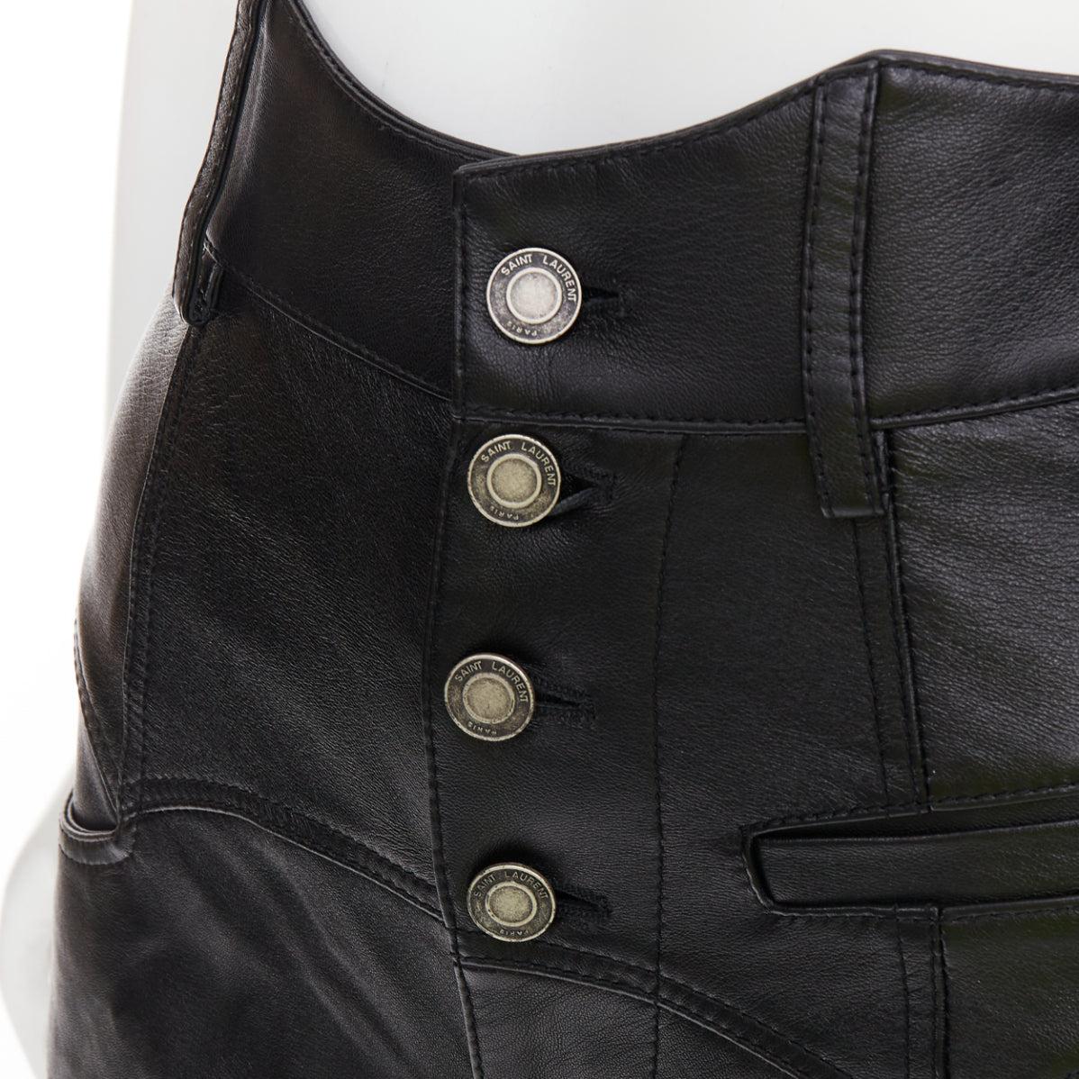 SAINT LAURENT 2019 short western à taille haute en tulipe d'agneau noir FR34 XS
Référence : YIKK/A00238
Marque : Saint Laurent
Designer : Anthony Vaccarello
Collection : 2019
Tel que vu sur : Jacqueline Whiting
MATERIAL : Cuir
Couleur : noir,