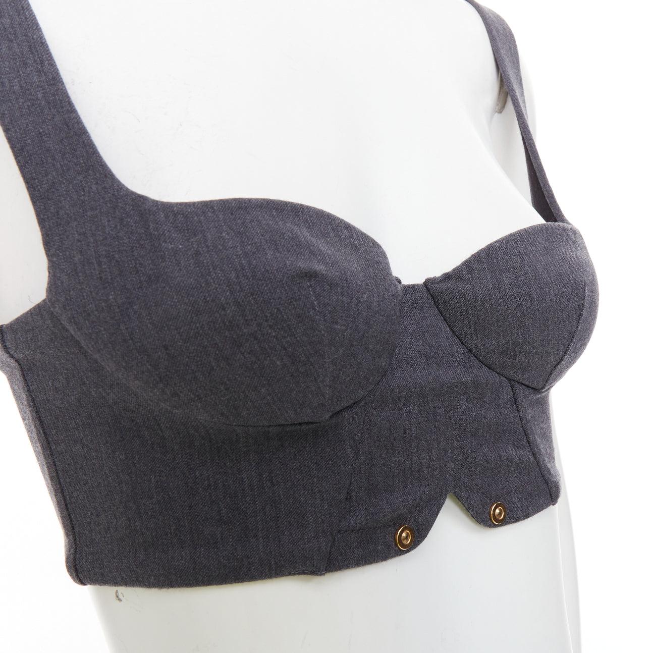 LA PERLA top bustier in lana vergine grigio con borchie dorate IT36B
Riferimento: YIKK/A00244
Marchio: La Perla
Materiale: Lana vergine, misto
Colore: Grigio, Oro
Modello: Tinta unita
Chiusura: zip
Fodera: Tessuto nero
Dettagli extra: Questo capo