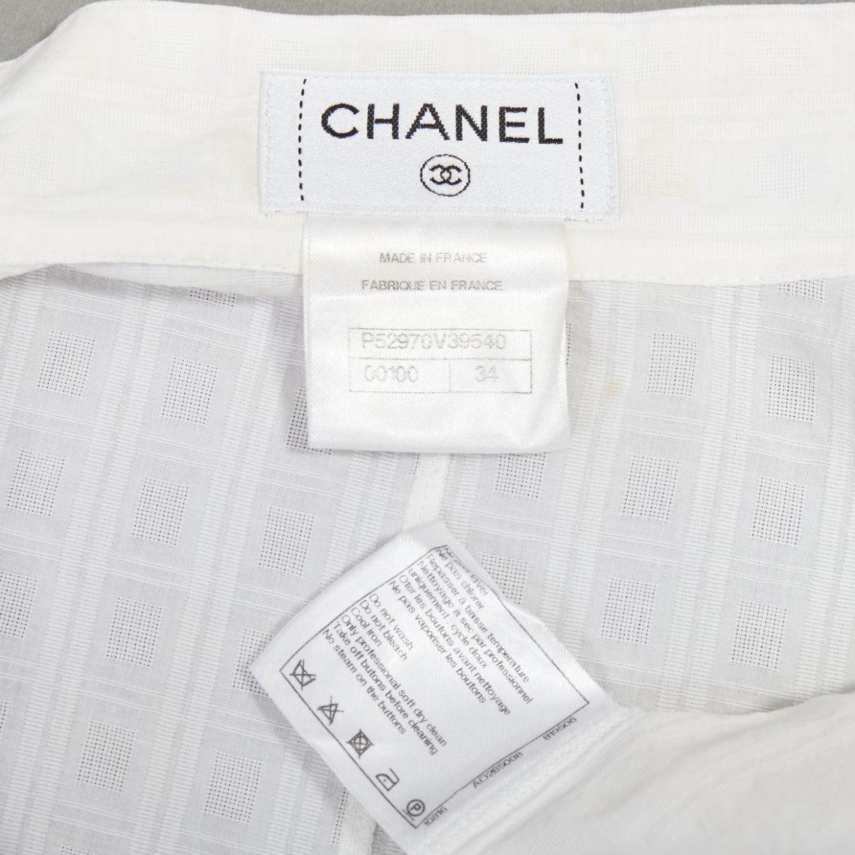 CHANEL 2016 chemise cintrée en coton crème à rayures avec logo CC FR34 XS en vente 3