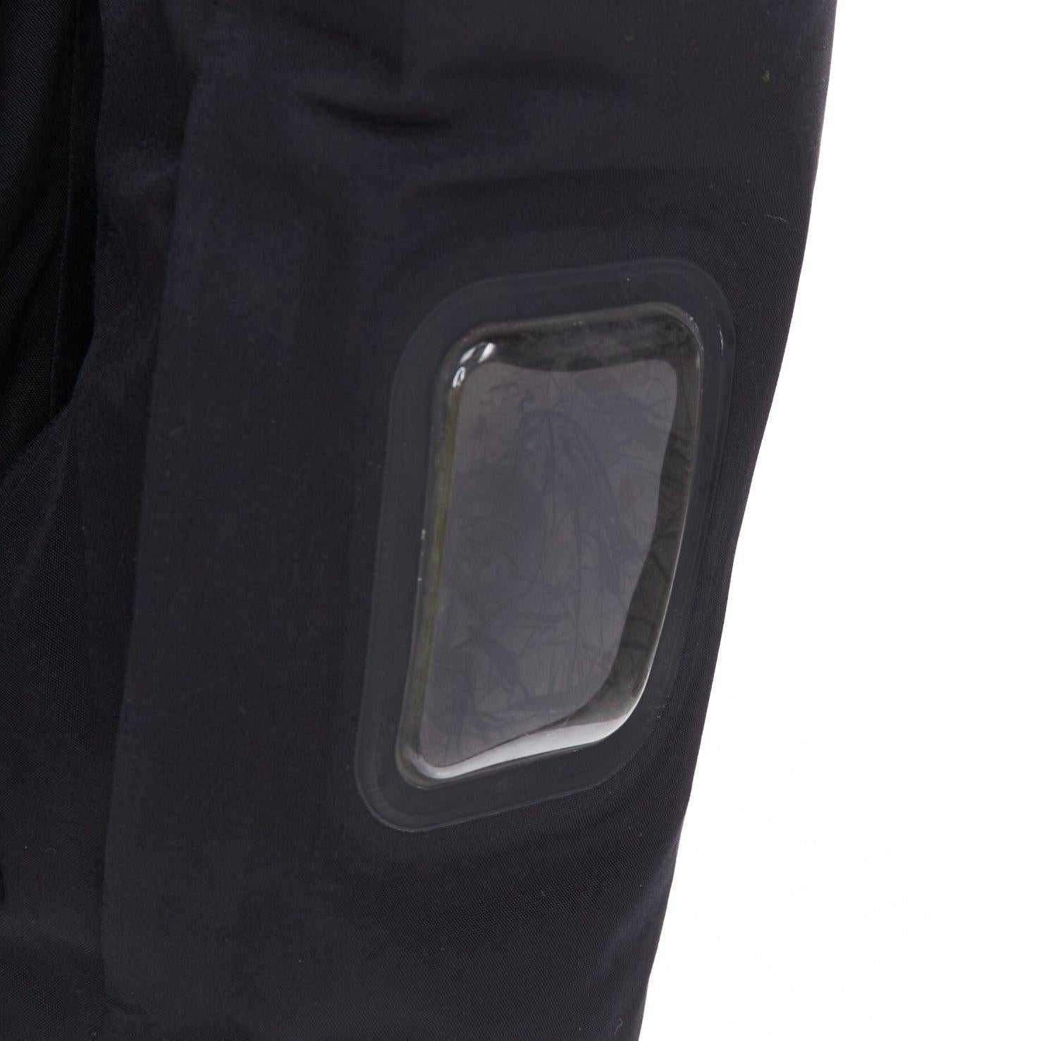 GOLDWIN giacca da sci nera in goretex imbottita con logo e tasche con zip M. I.
Riferimento: CNLE/A00414
Marchio: Goldwin
Materiale: Tessuto
Colore: Nero, Silver
Modello: Tinta unita
Chiusura: zip
Fodera: Tessuto nero
Dettagli extra: Logo sul petto