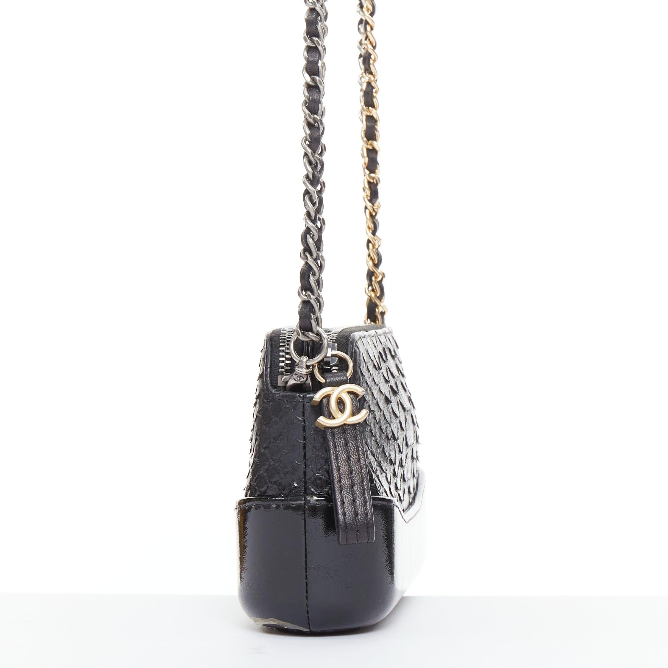 Chanel Mini Gabrielle in pelle squamata con finiture in vernice doppia CC WOC In condizioni discrete in vendita a Hong Kong, NT