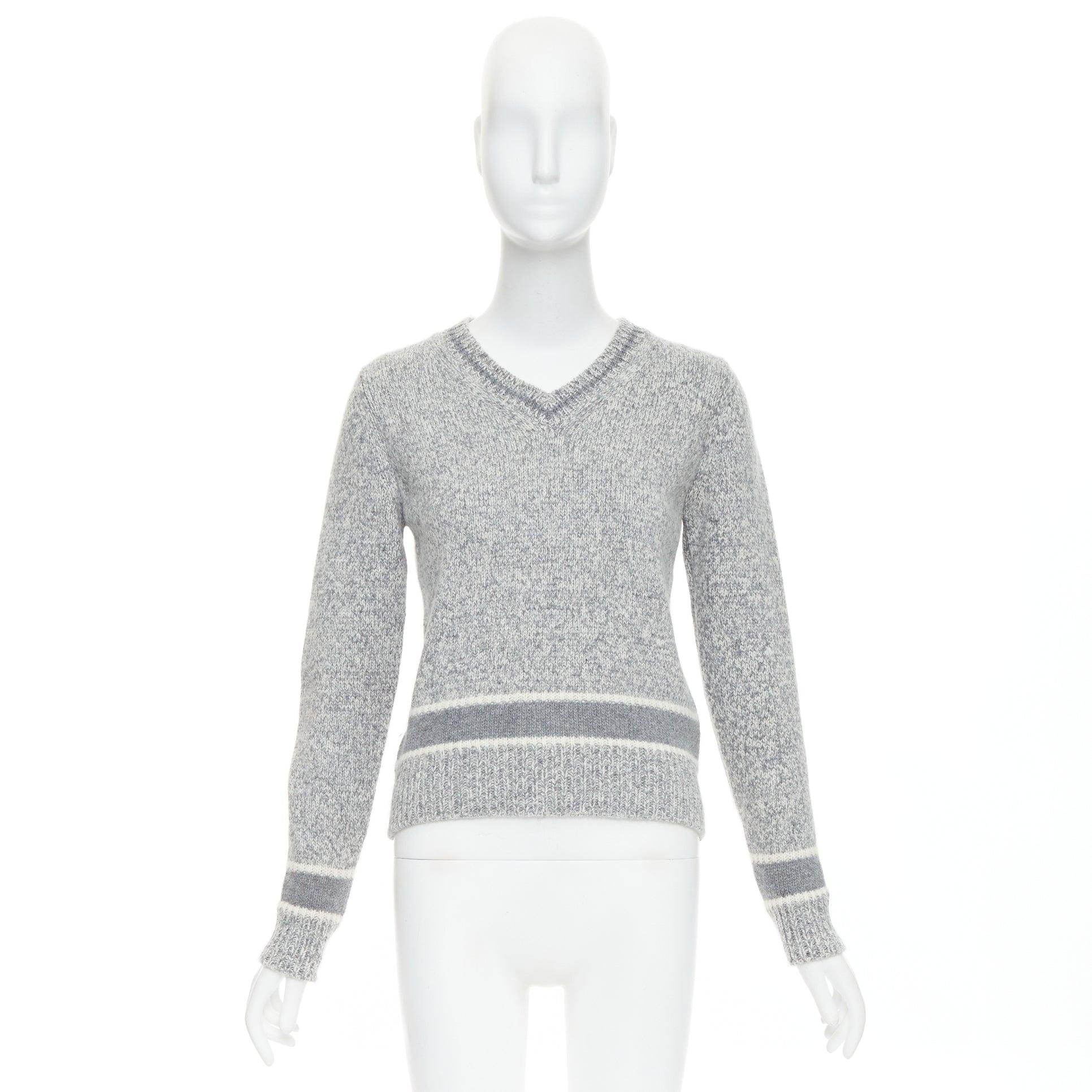 CHRISTIAN DIOR Pull 100% cachemire en laine gris clair rayé avec logo FR34 XS en vente 4