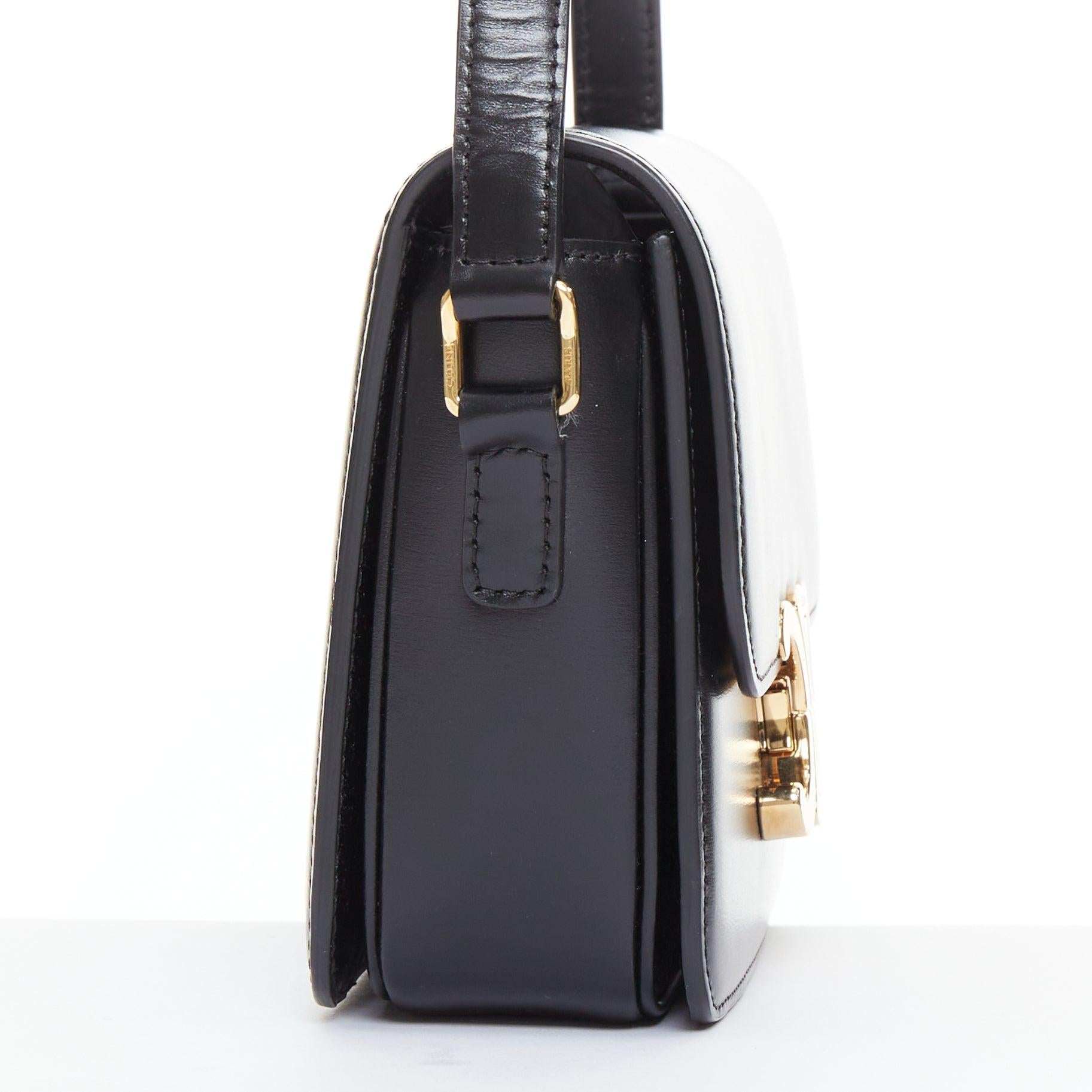 Celine Teen Triomphe, sac à bandoulière en cuir de veau noir brillant, logo anagramme doré Bon état - En vente à Hong Kong, NT