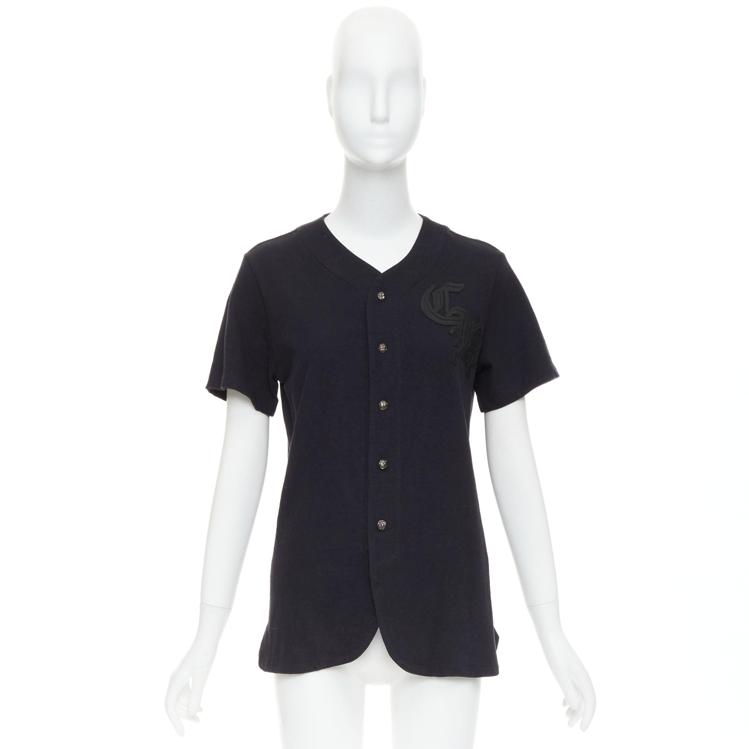CHROME HEARTS camicia da baseball in cotone nero con patch in pelle CH e bottoni con croce d'argento S in vendita 4