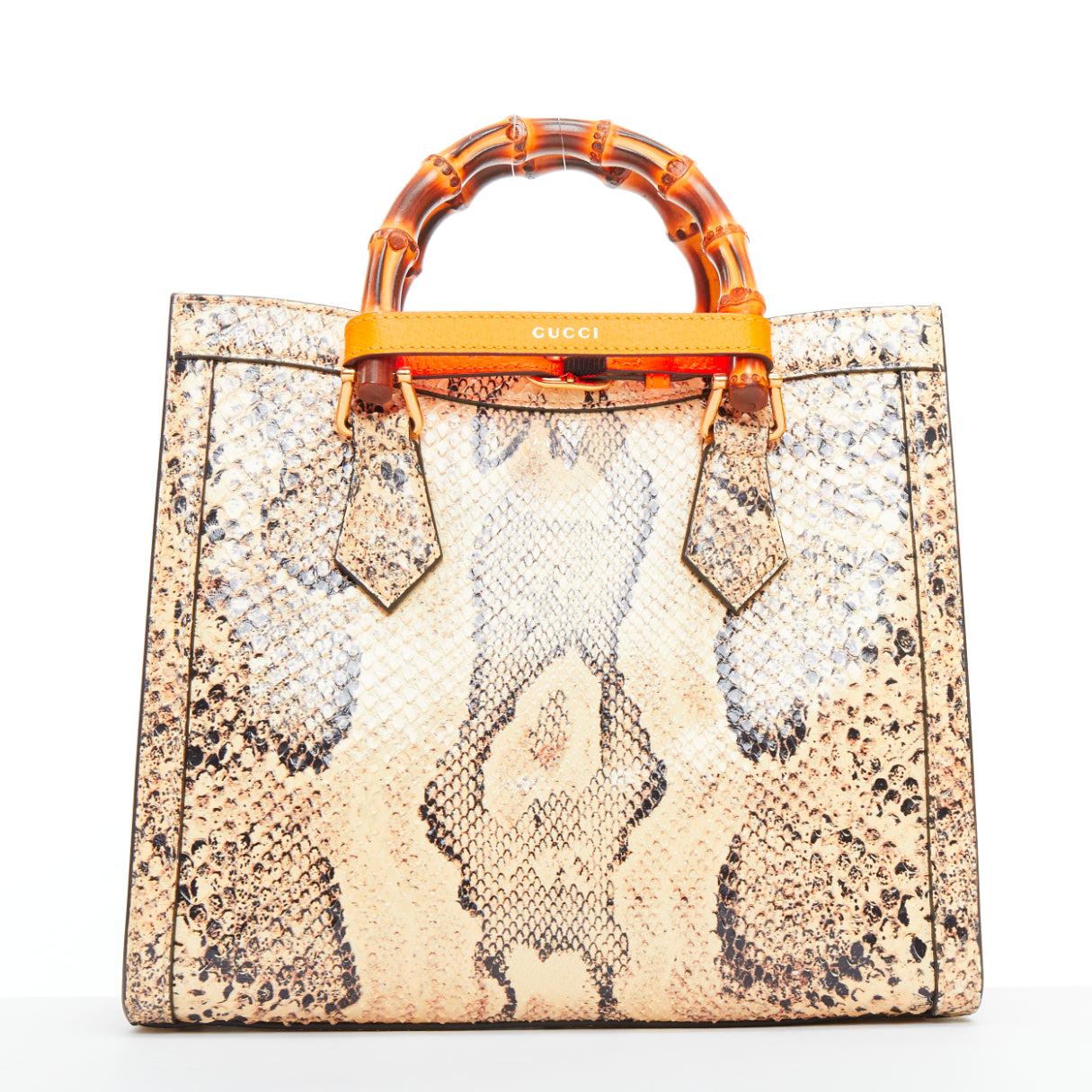 GUCCI Diana NM Petit sac à bandoulière en cuir écaillé avec anse en bambou Pour femmes en vente