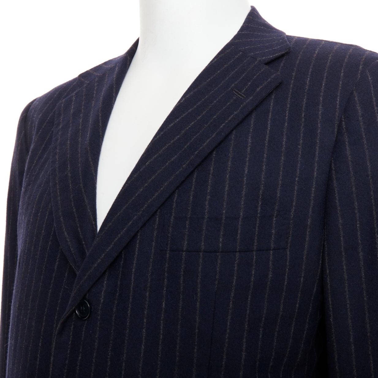 KITON Veste blazer à double fentes 100% cachemire marine à rayures IT52 XL
Référence : TGAS/F00059
Marque : KITON
MATERIAL : 100% cachemire
Couleur : Marine
Motif : à rayures
Fermeture : bouton
Doublure : Tissu marine
Détails supplémentaires :