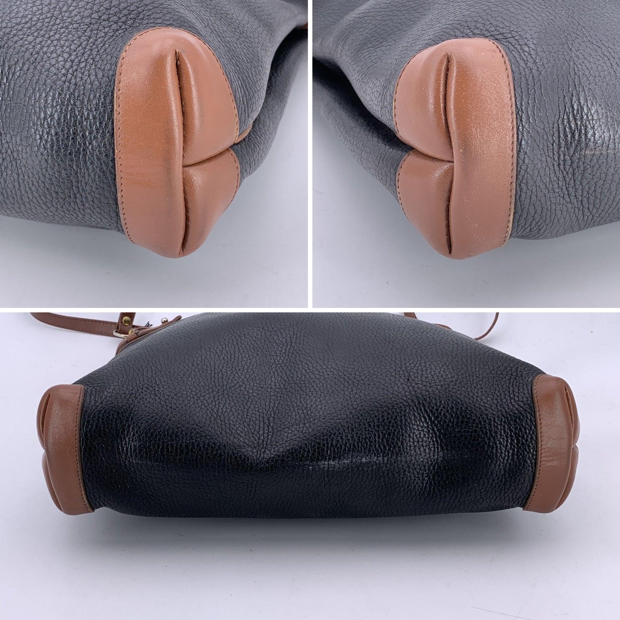 Gucci Vintage Black and Brown Leather Shoulder Bucket Tote Bag en vente 1