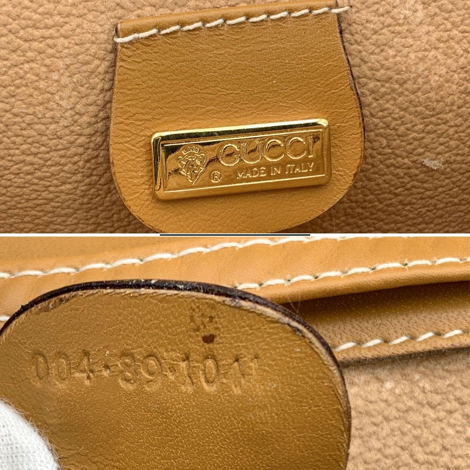 Gucci Vintage Beige Monogram Canvas Small Convertible Crossbody Bag im Angebot 2