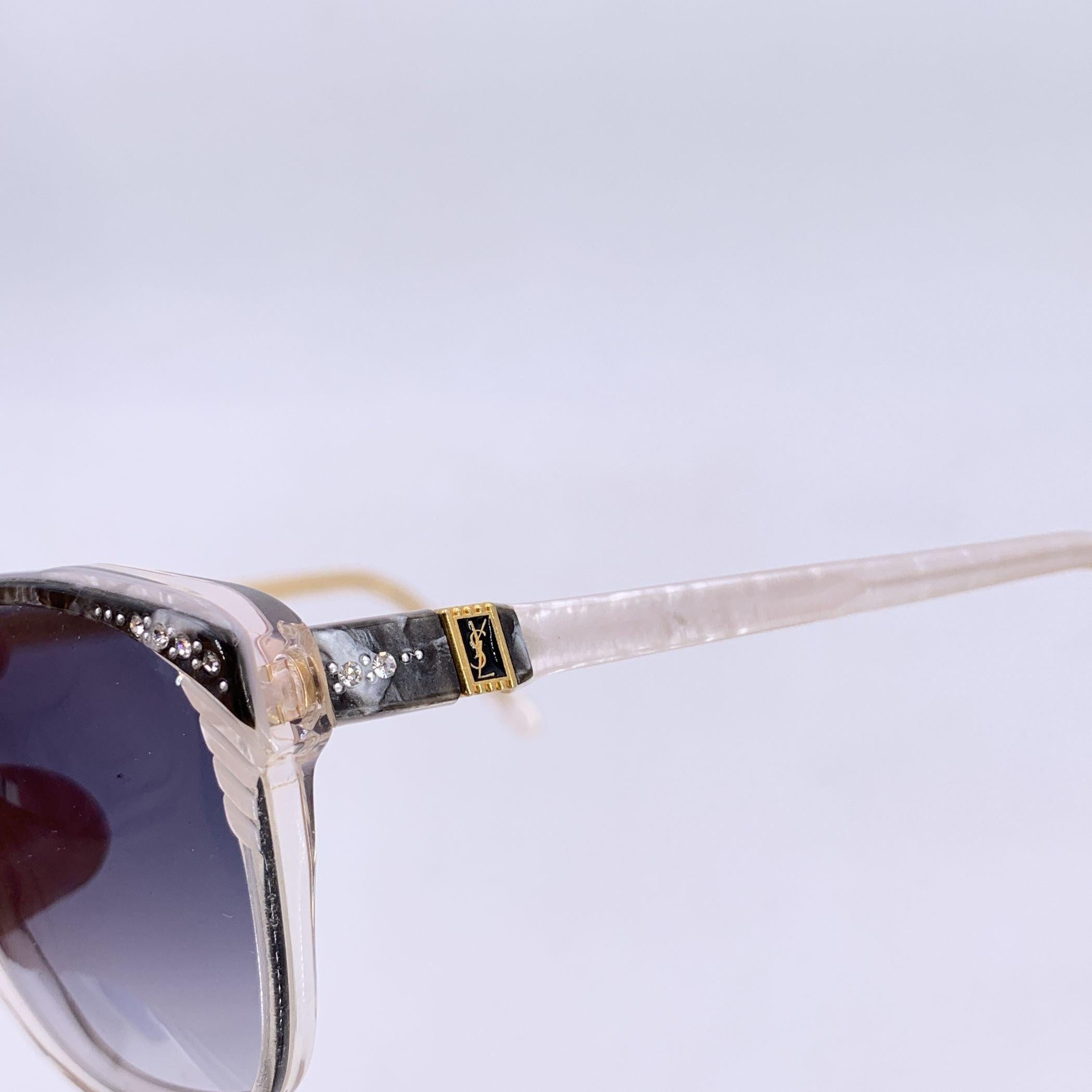 De las mujeres Yves Saint Laurent Gafas de sol Vintage Gris Blanco SOPHOCLE 56/14 en venta