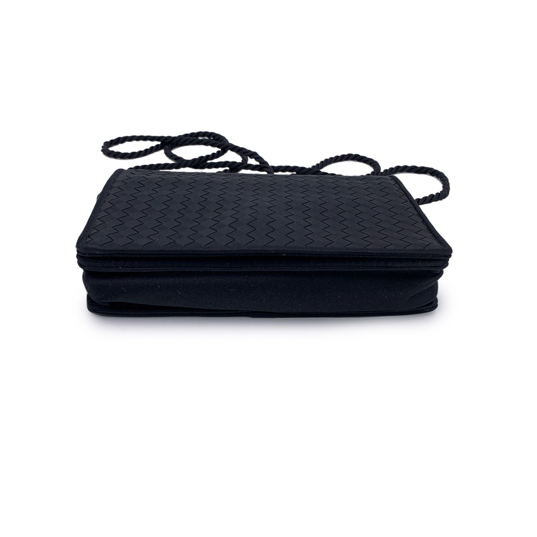 Bottega Veneta - Mini sac de soirée en satin tissé Intrecciato noir Excellent état - En vente à Rome, Rome