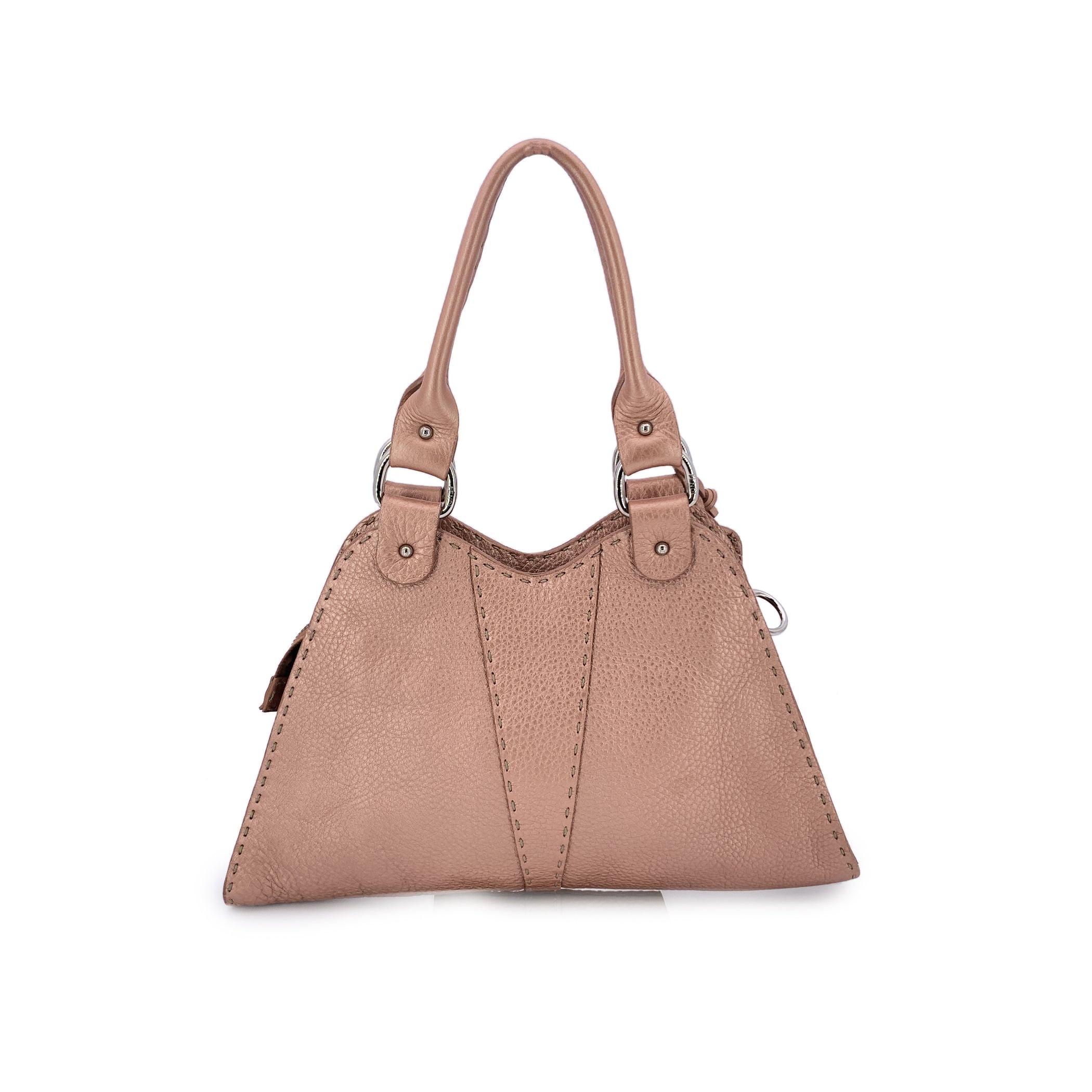 Marrone Borsa Hobo Devil di Fendi in pelle metallizzata rosa rosato in vendita