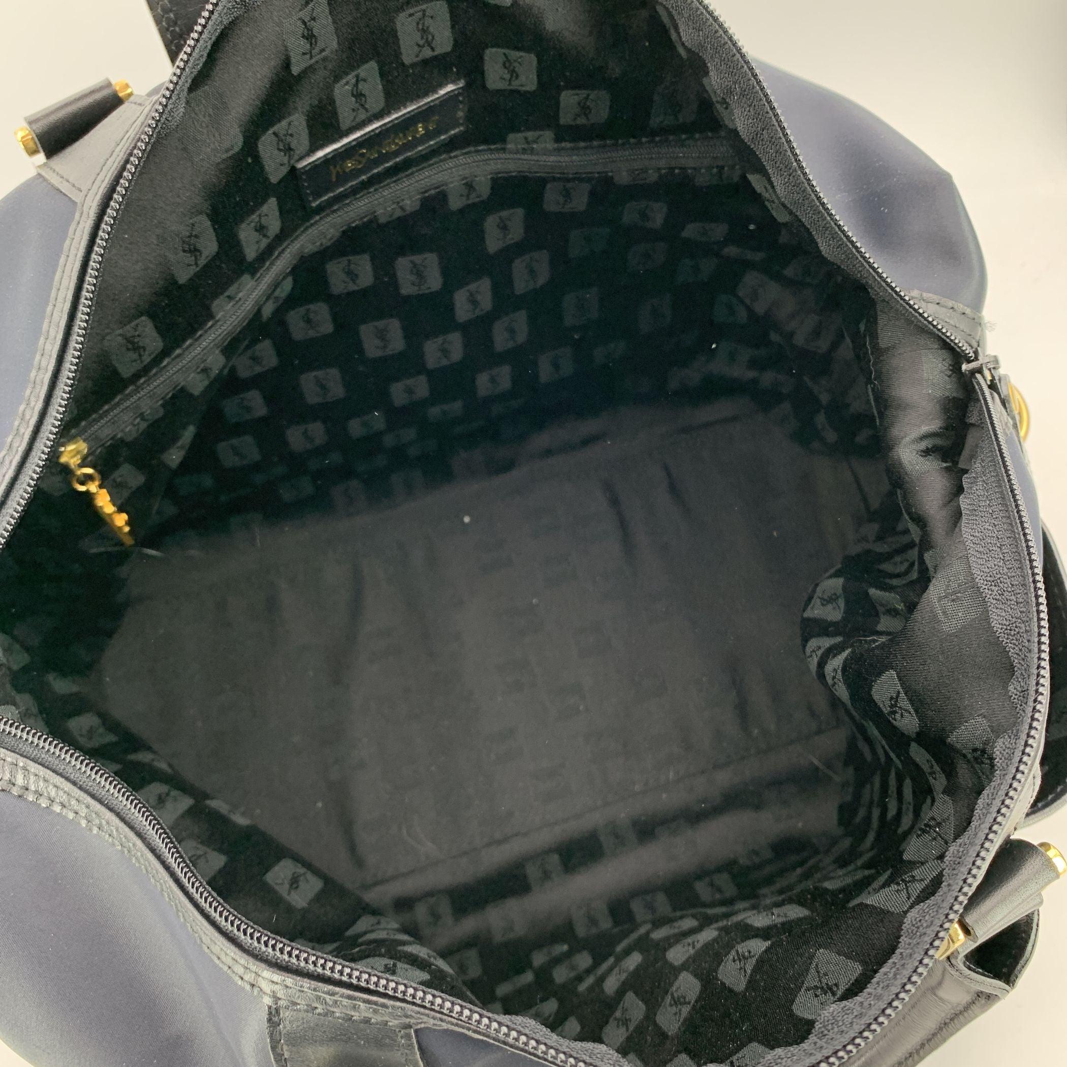 Yves Saint Laurent Vintage Reisetasche aus blauem Nylon und schwarzem Leder für Damen oder Herren im Angebot