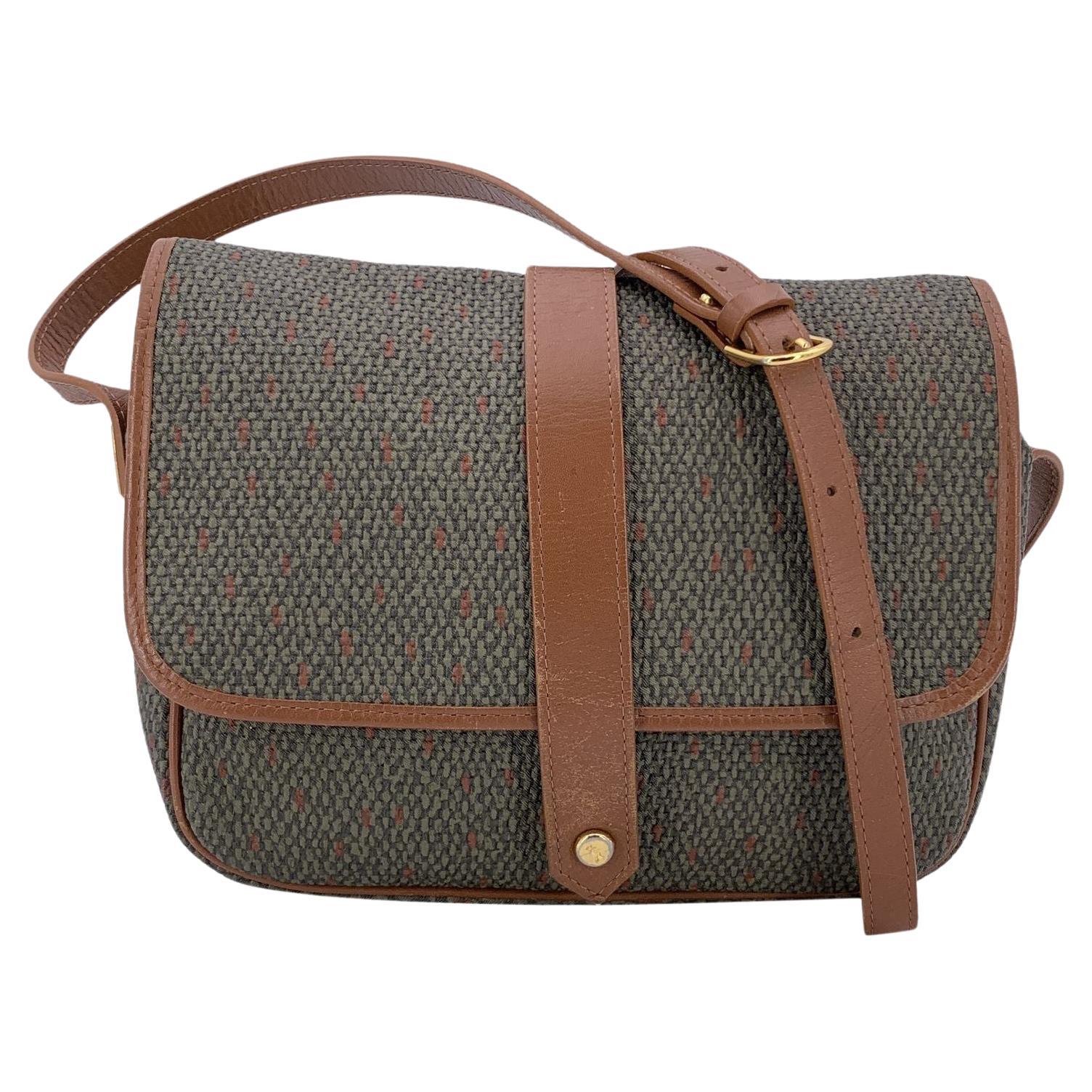 Yves Saint Laurent - Borsa a tracolla in vinile testurizzato verde militare beige in vendita