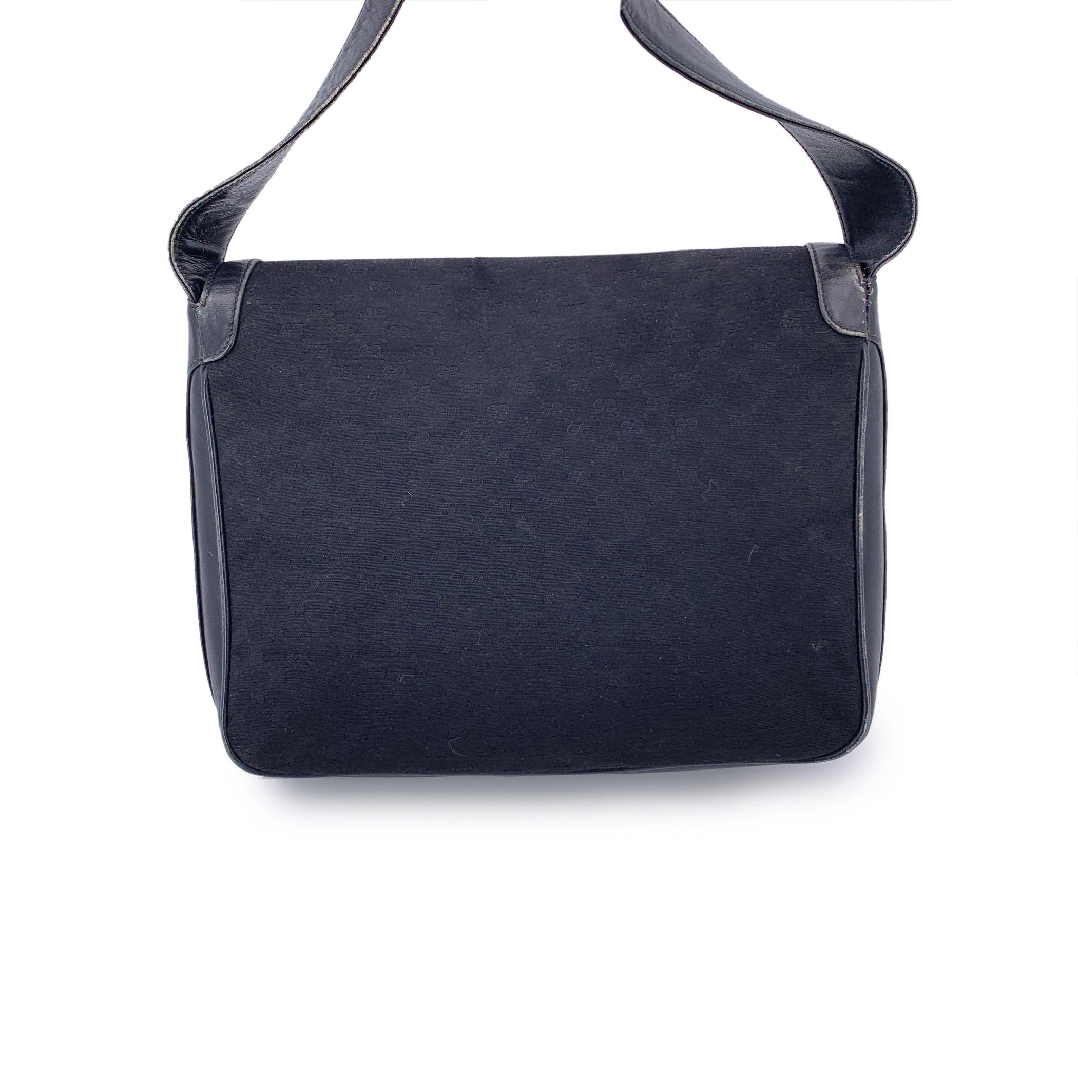 Noir Gucci Vintage Sac à bandoulière en toile et cuir avec monogramme noir en vente