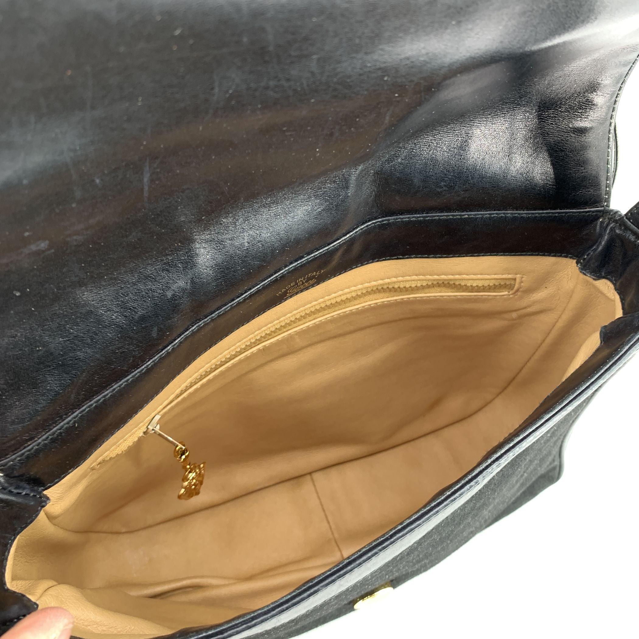 Gucci Vintage Sac à bandoulière en toile et cuir avec monogramme noir en vente 1