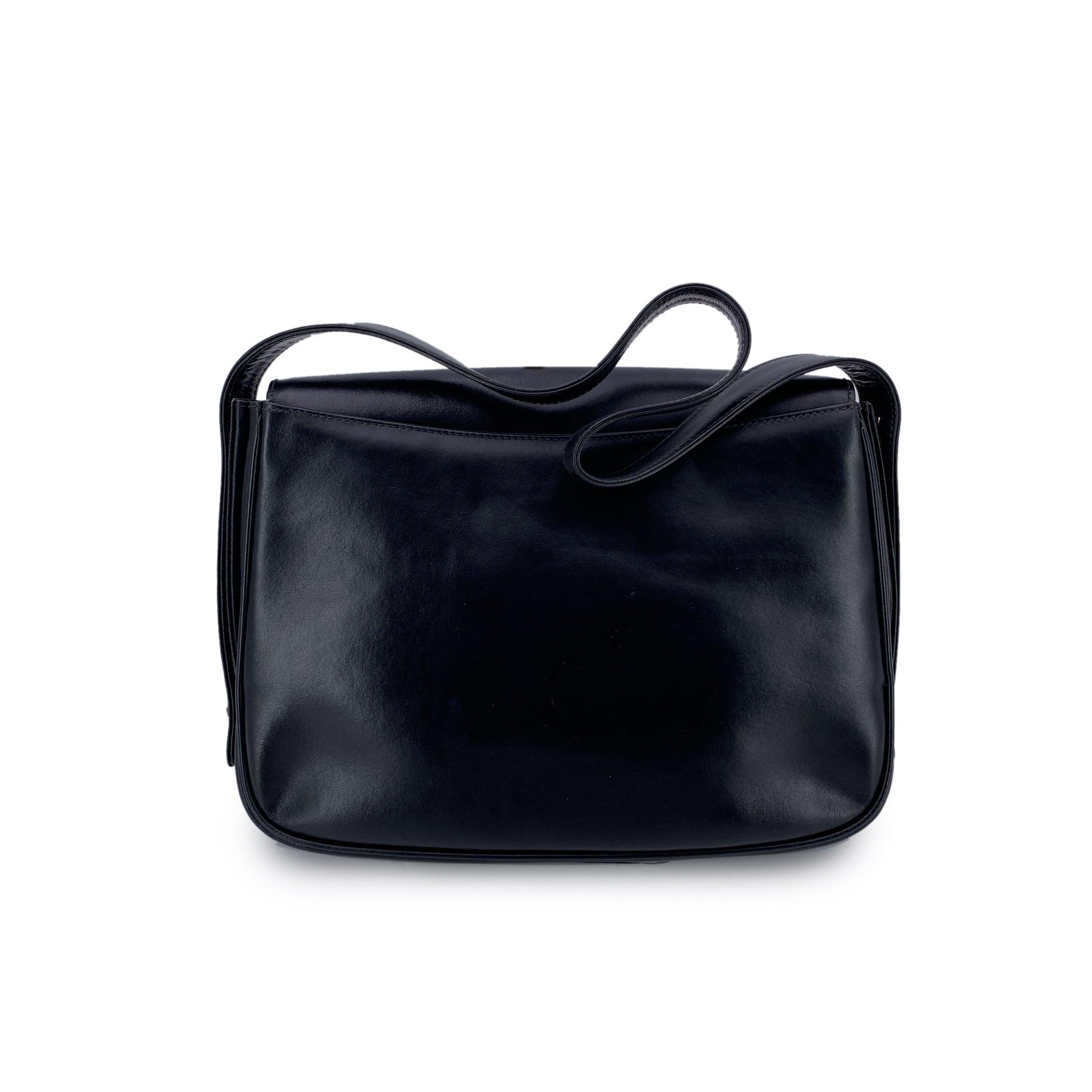 Noir Sac à bandoulière à rabat en cuir GG noir Vintage de Gucci en vente
