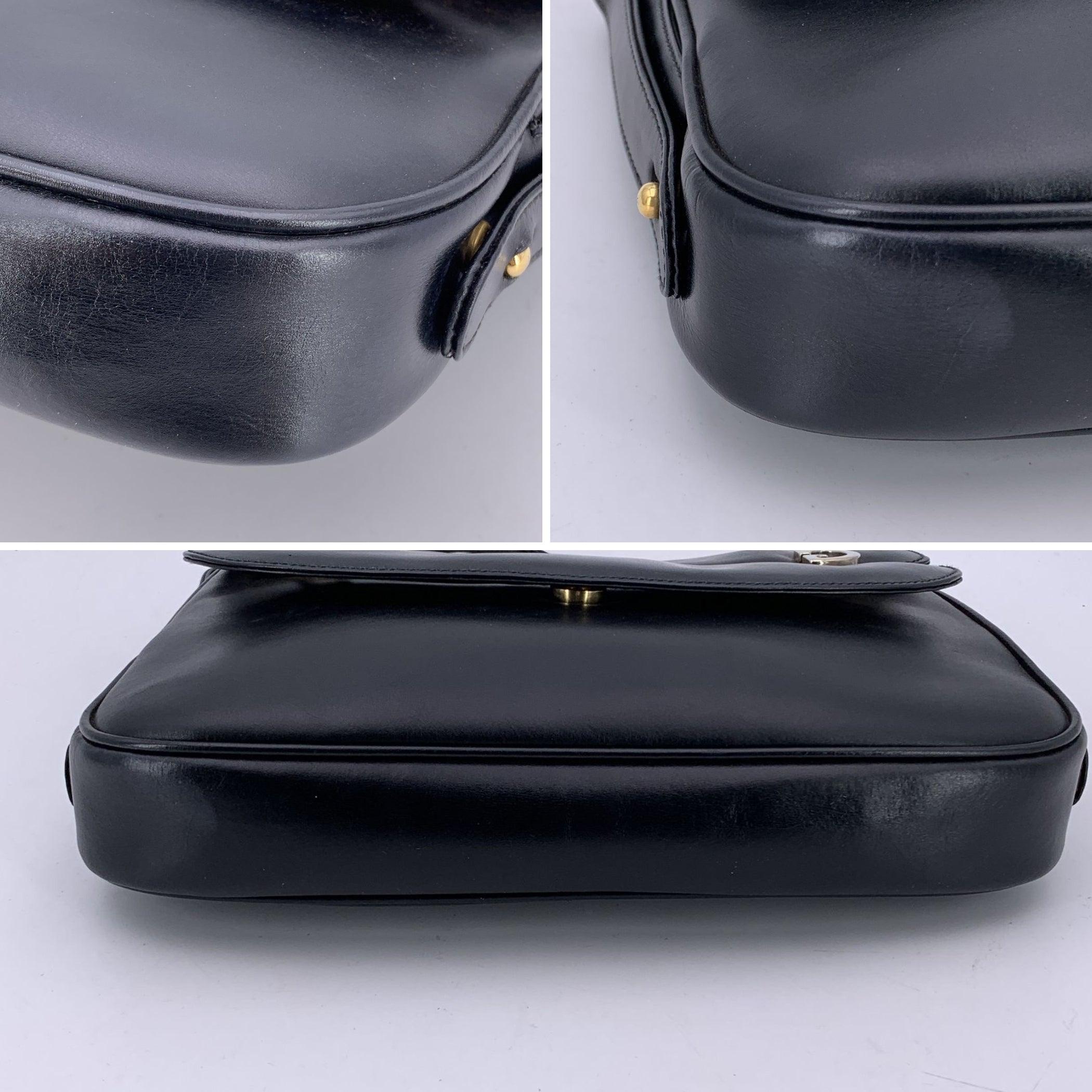 Sac à bandoulière à rabat en cuir GG noir Vintage de Gucci en vente 1