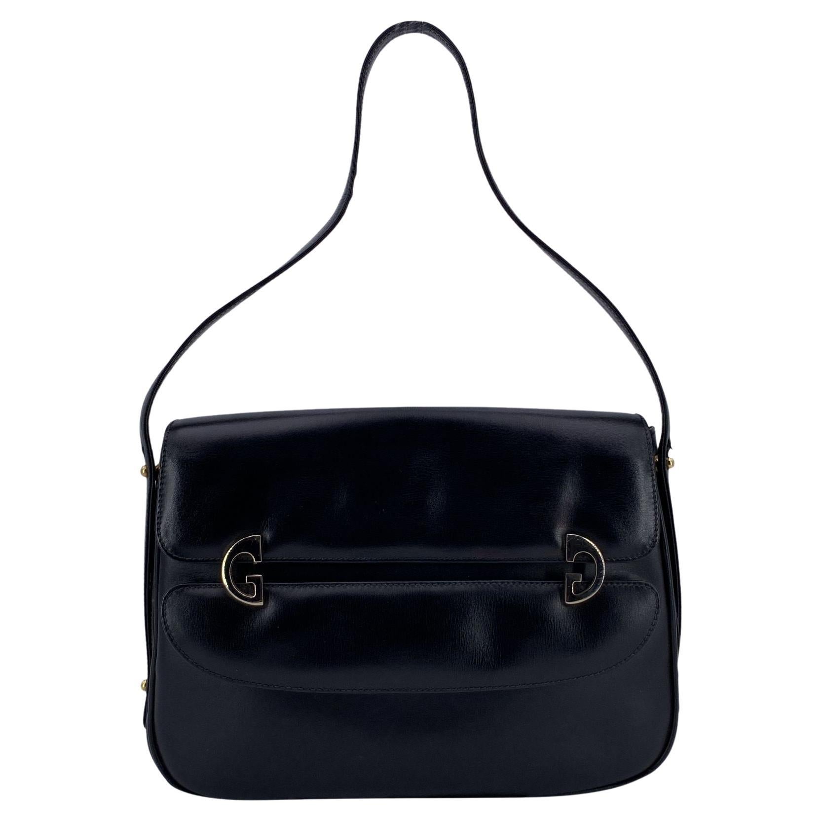 Sac à bandoulière à rabat en cuir GG noir Vintage de Gucci en vente