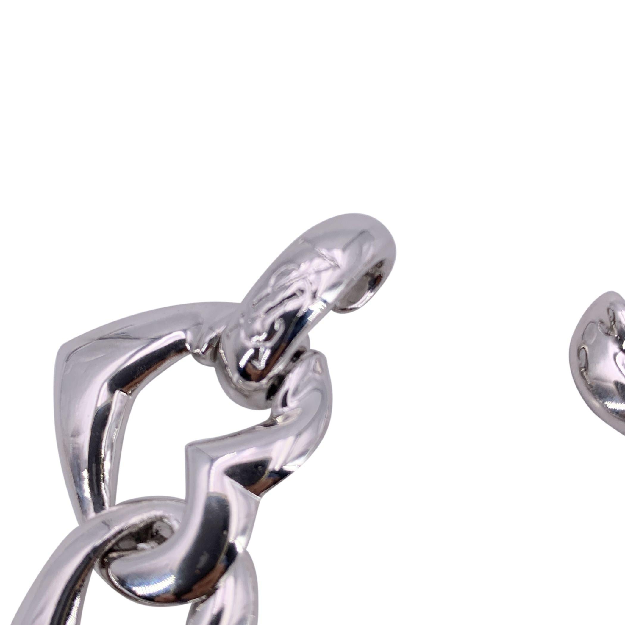 Yves Saint Laurent Vintage A Silver Metal Heart Chain Link Bracelet Excellent état - En vente à Rome, Rome