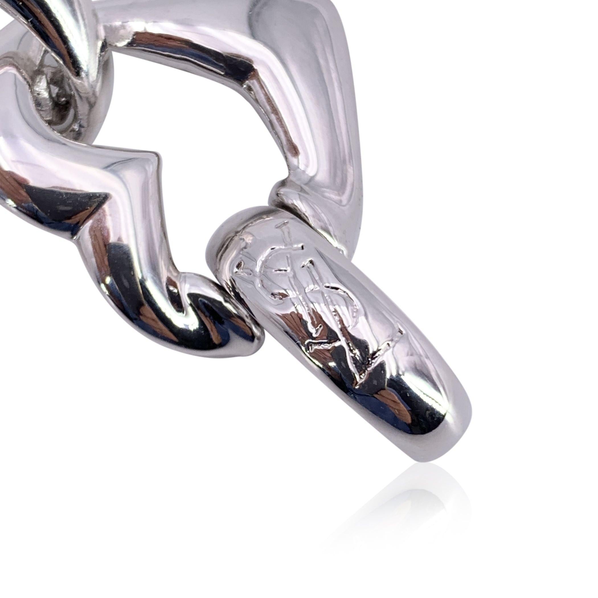Yves Saint Laurent Vintage A Silver Metal Heart Chain Link Bracelet Pour femmes en vente