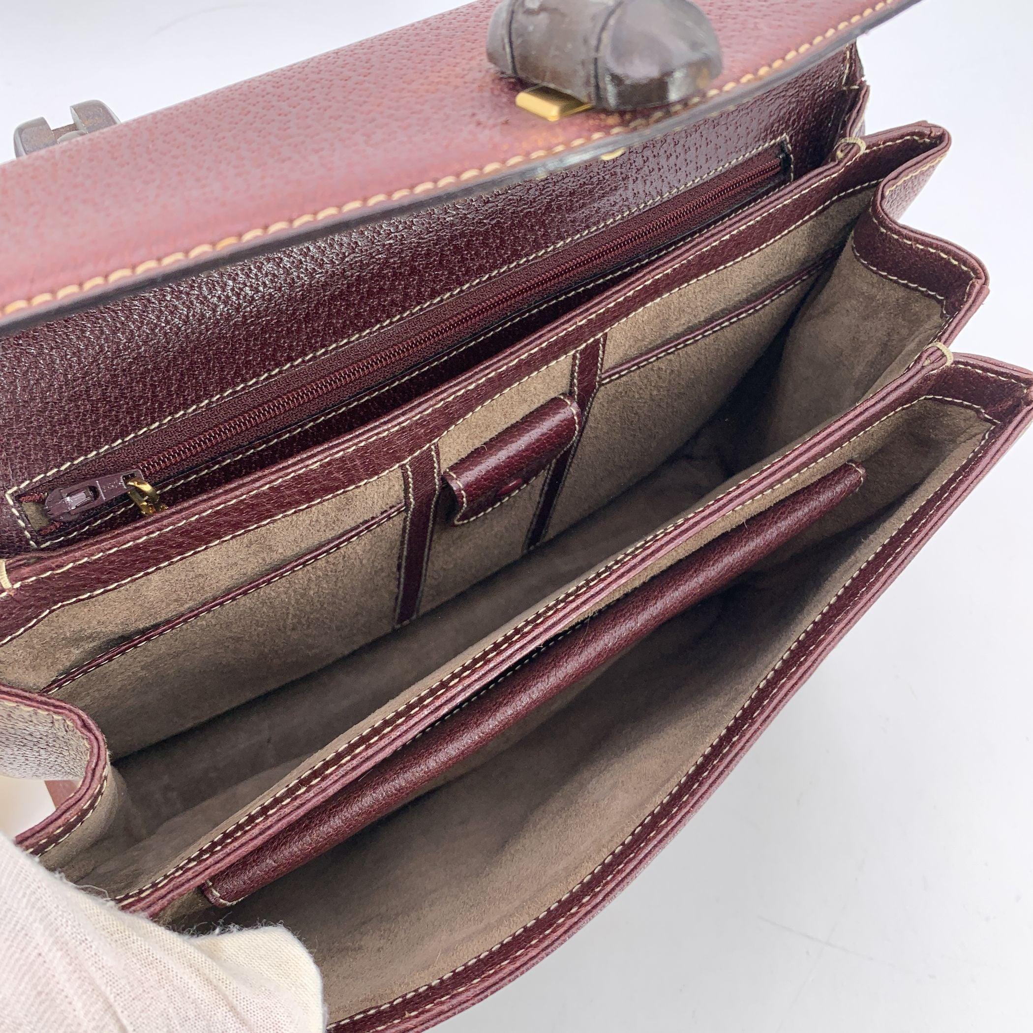 Gucci Vintage Reddish Brown Burgundy Leather Top Wood Handle Bag Bon état - En vente à Rome, Rome