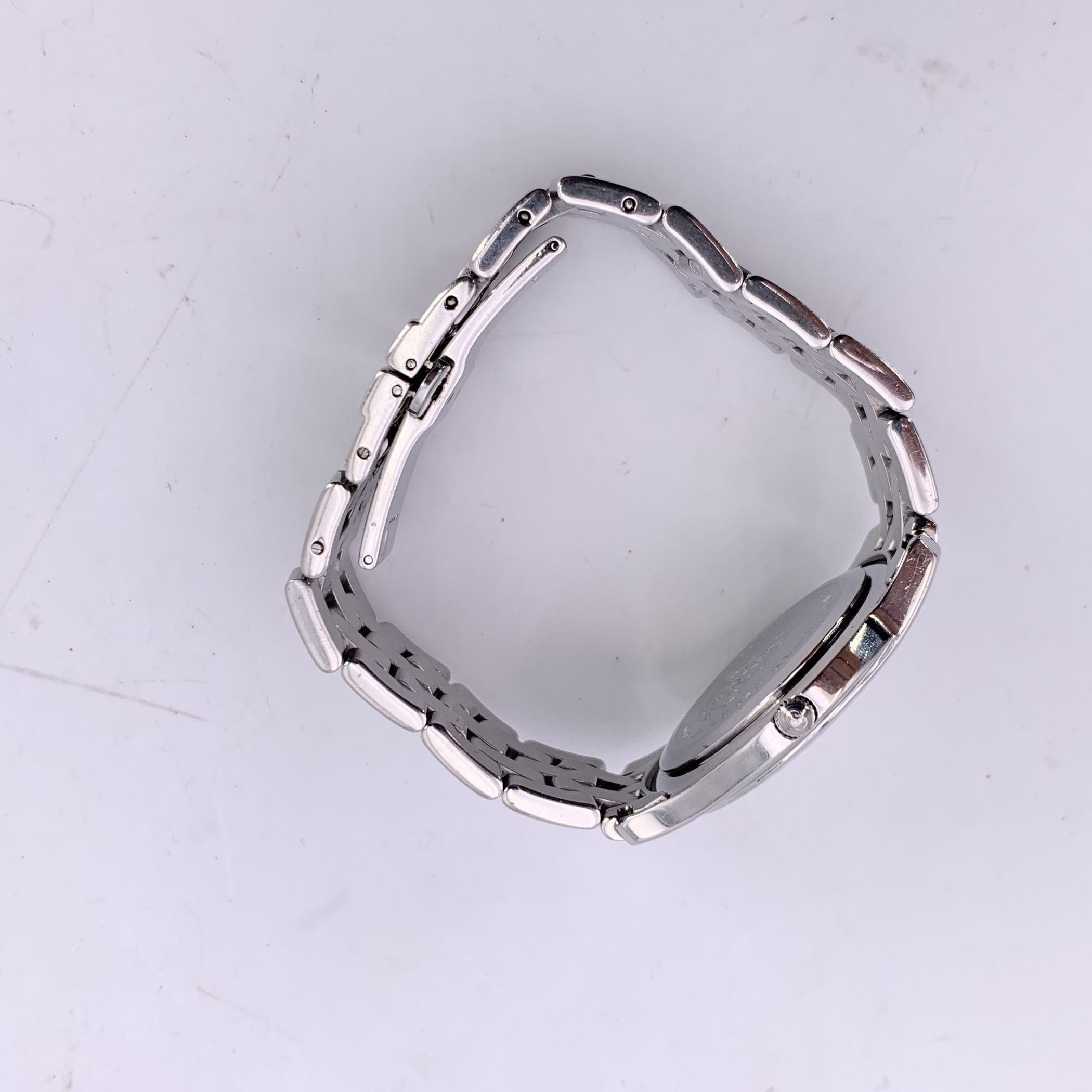 Gucci Edelstahl Mod 5500 M Uhr Datum Indikator Weiß (Grau) im Angebot