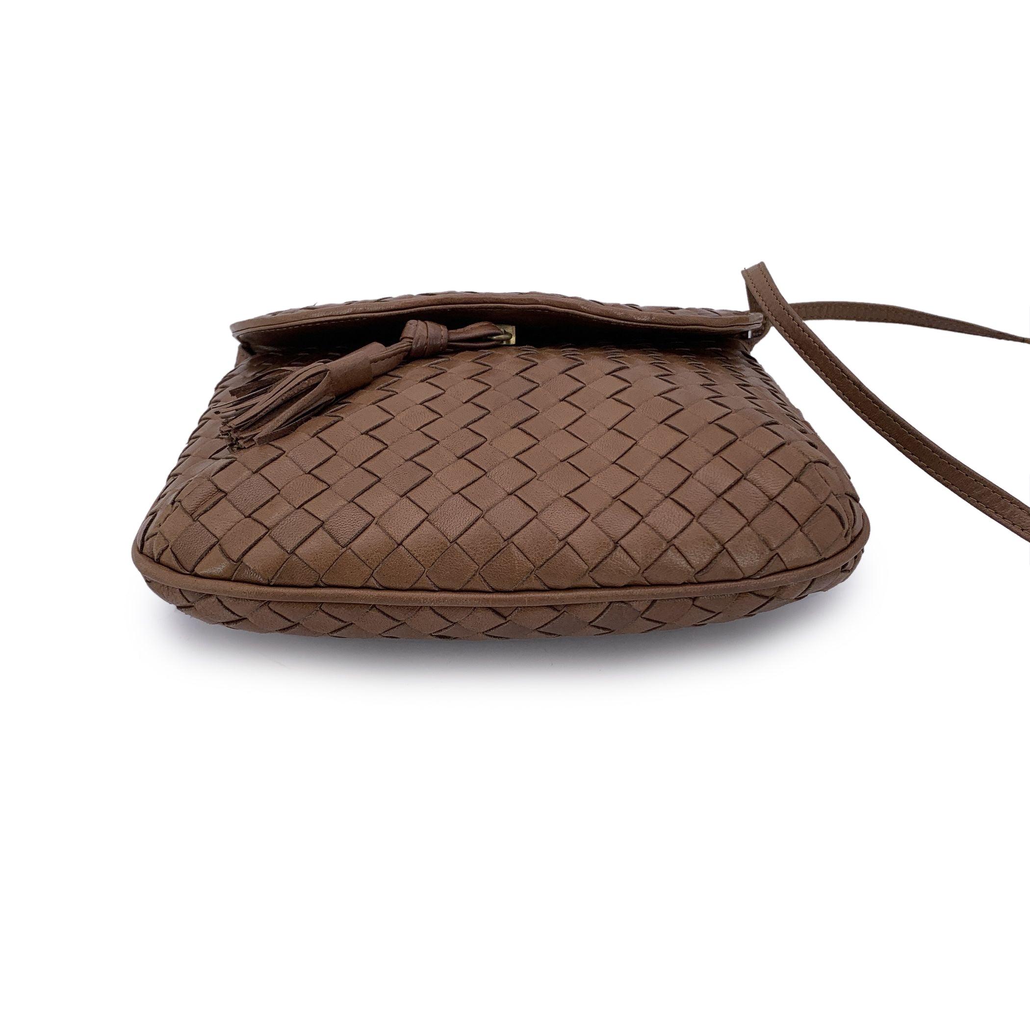 Donna Bottega Veneta Borsa a tracolla con nappe in pelle Intrecciato Marrone in vendita