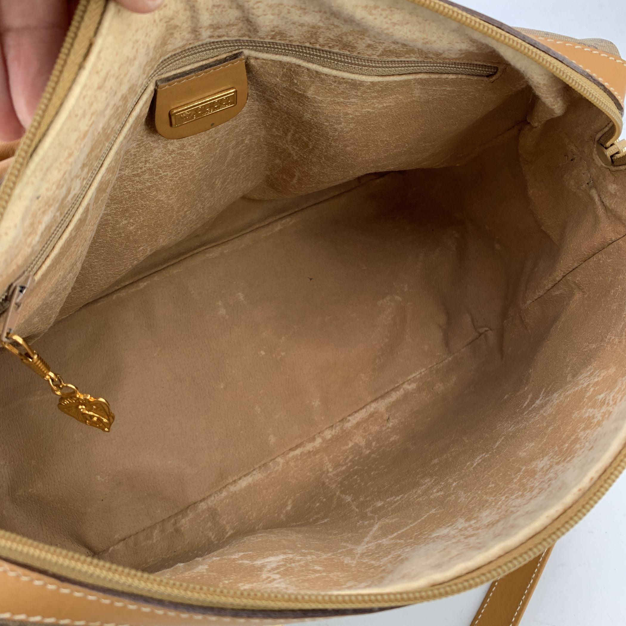 Sac à main en toile avec monogramme et bandoulière de Gucci Vintage By en vente 1