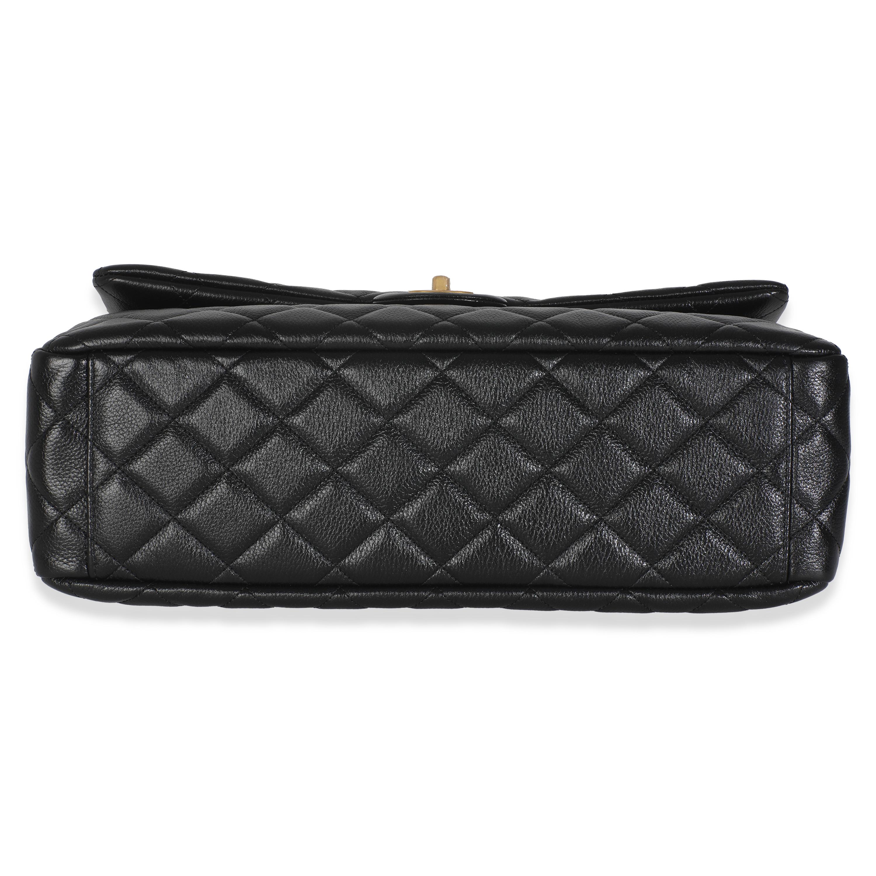 Chanel - Sac de voyage XXL à rabat en cuir de veau matelassé noir en vente 2