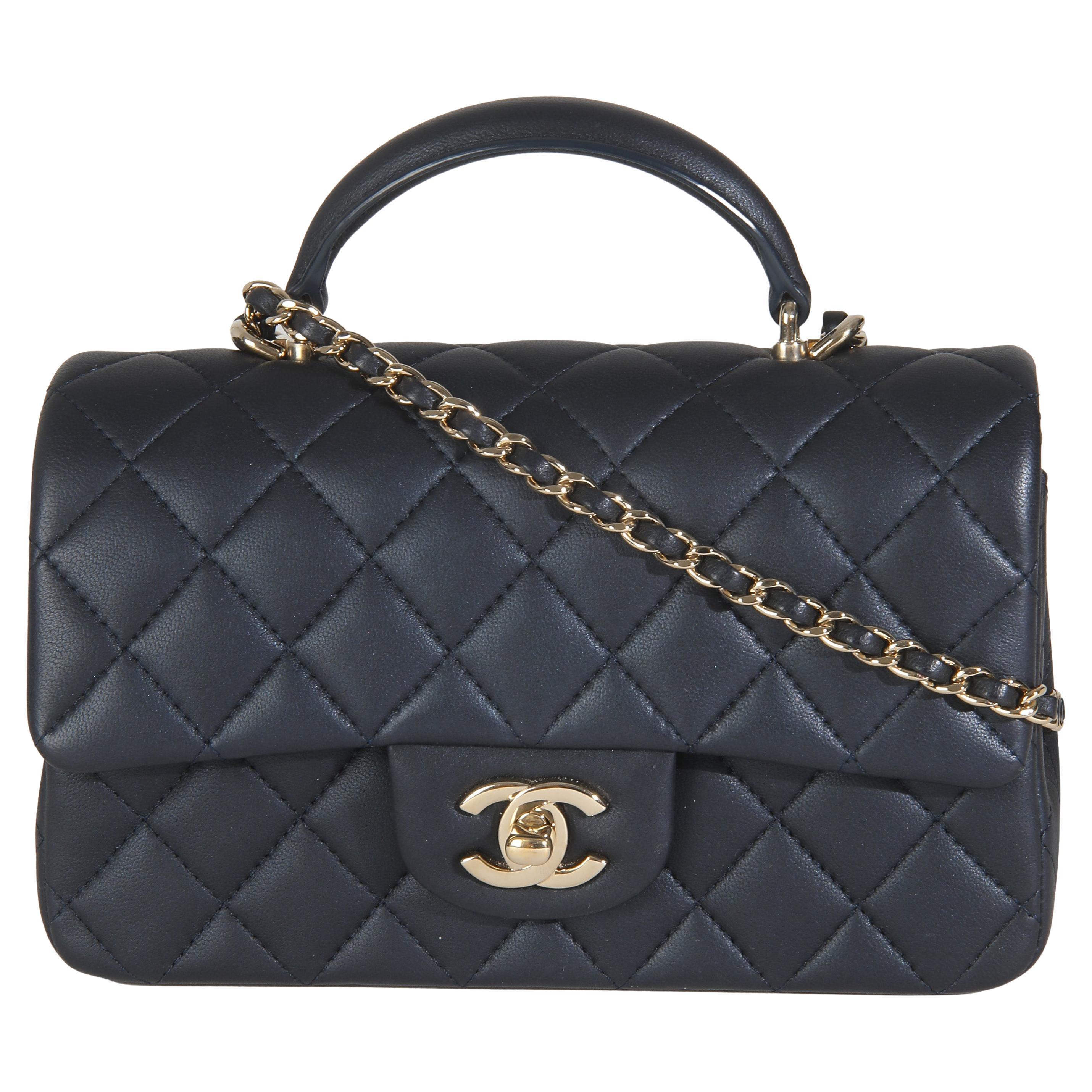 Chanel - Mini poignée rectangulaire en cuir d
agneau matelassé - Marine