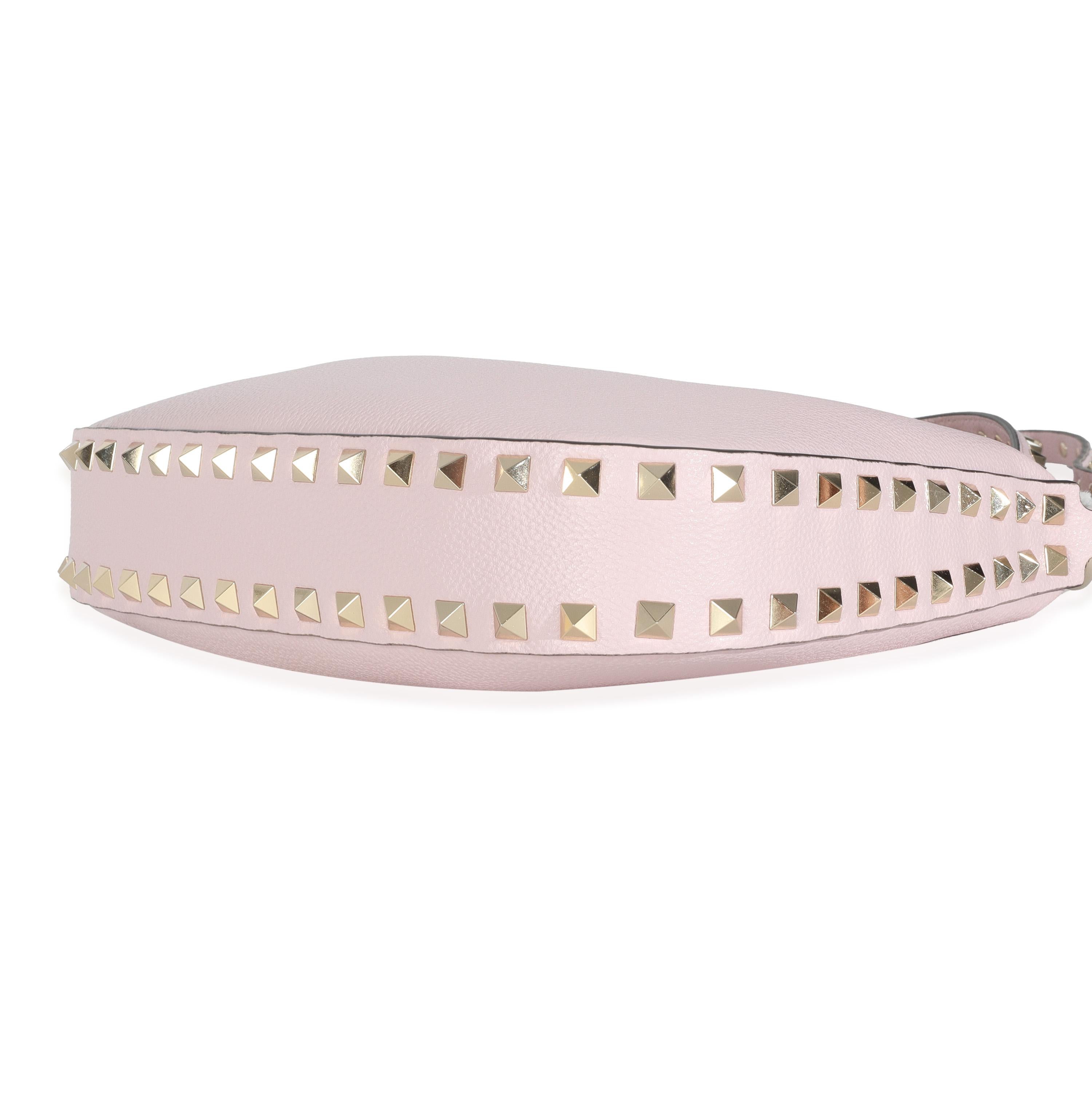 Valentino Water Lilac Genarbtes Kalbsleder Rockstud Hobo Tasche für Damen oder Herren im Angebot