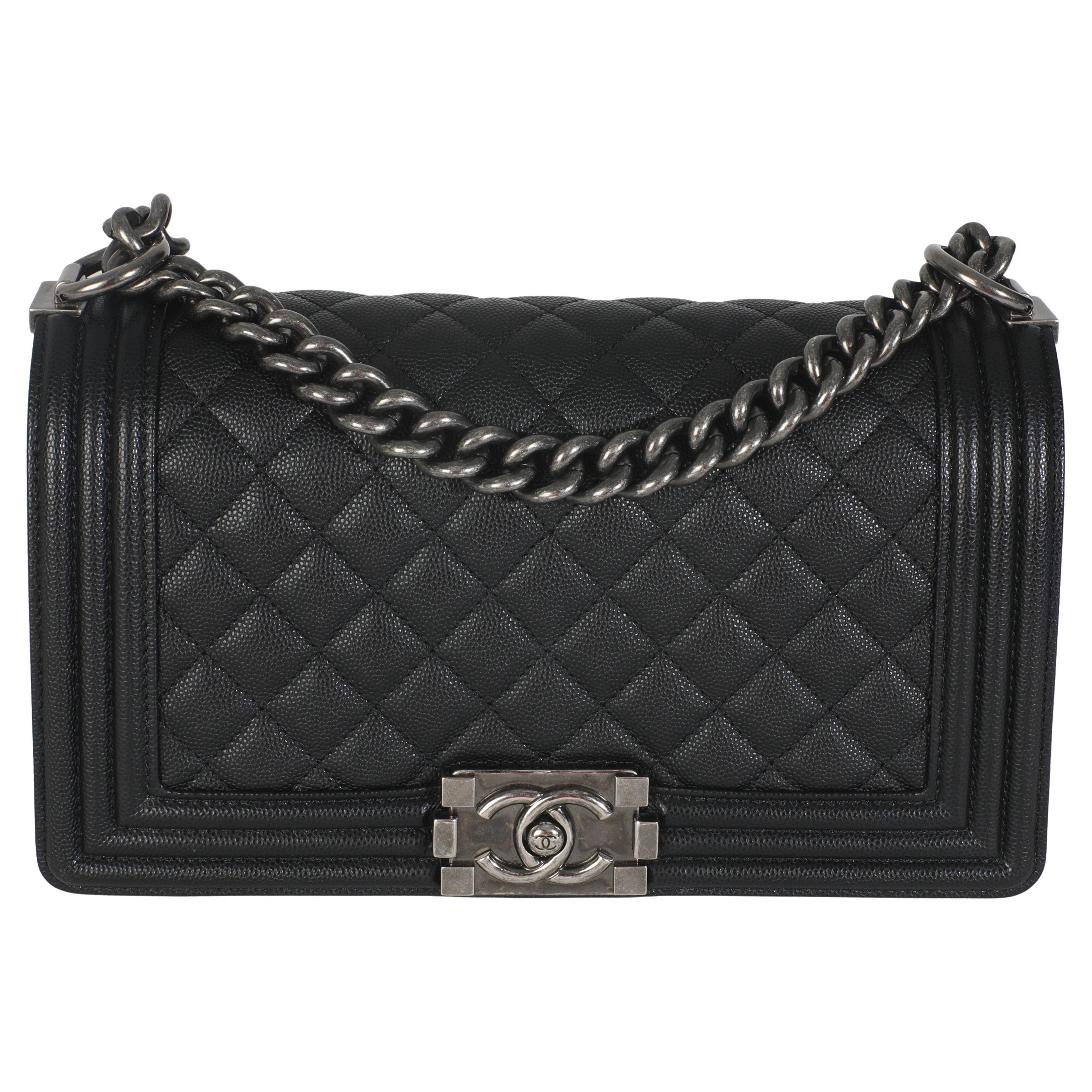 Chanel borsa media in caviale trapuntato nero per ragazzi