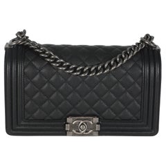 Chanel borsa media in caviale trapuntato nero per ragazzi