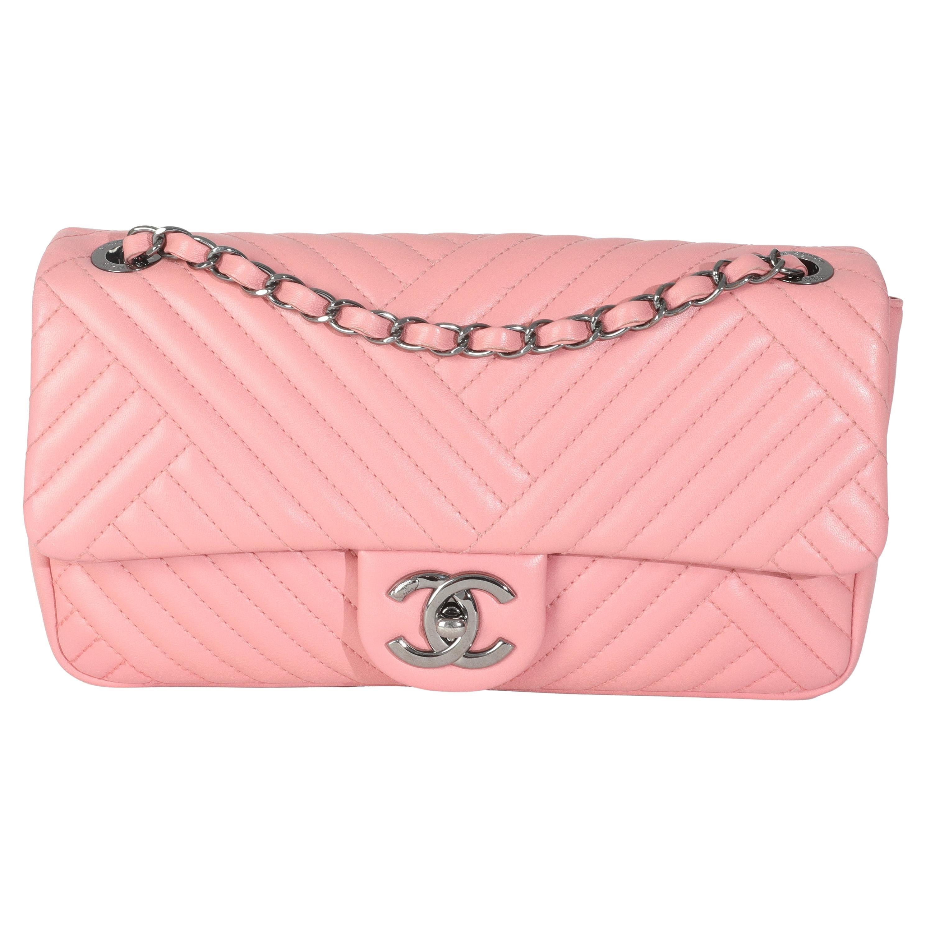 Chanel - Sac à bandoulière CC moyen en cuir d'agneau rose