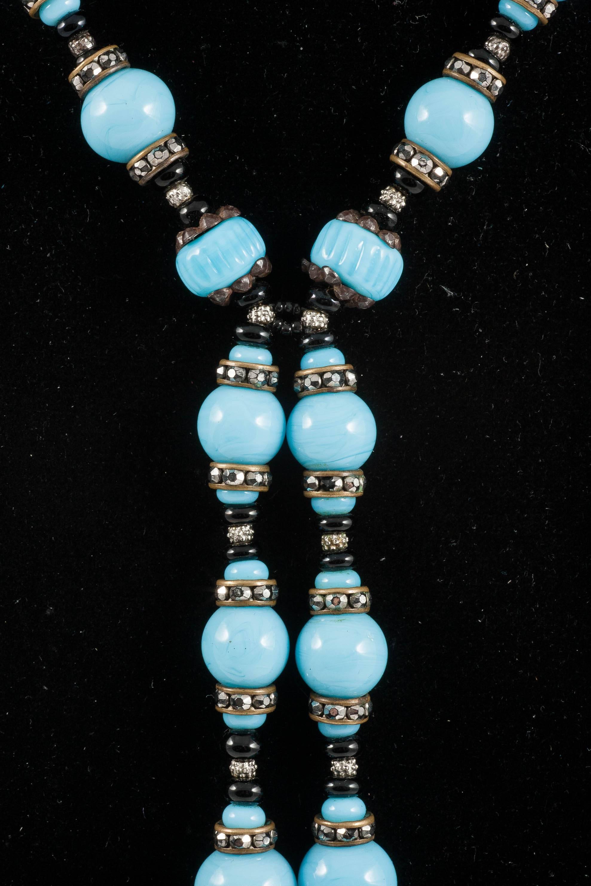 Women's Stunning turquoise and black glass sautoir necklace, French, 1920s