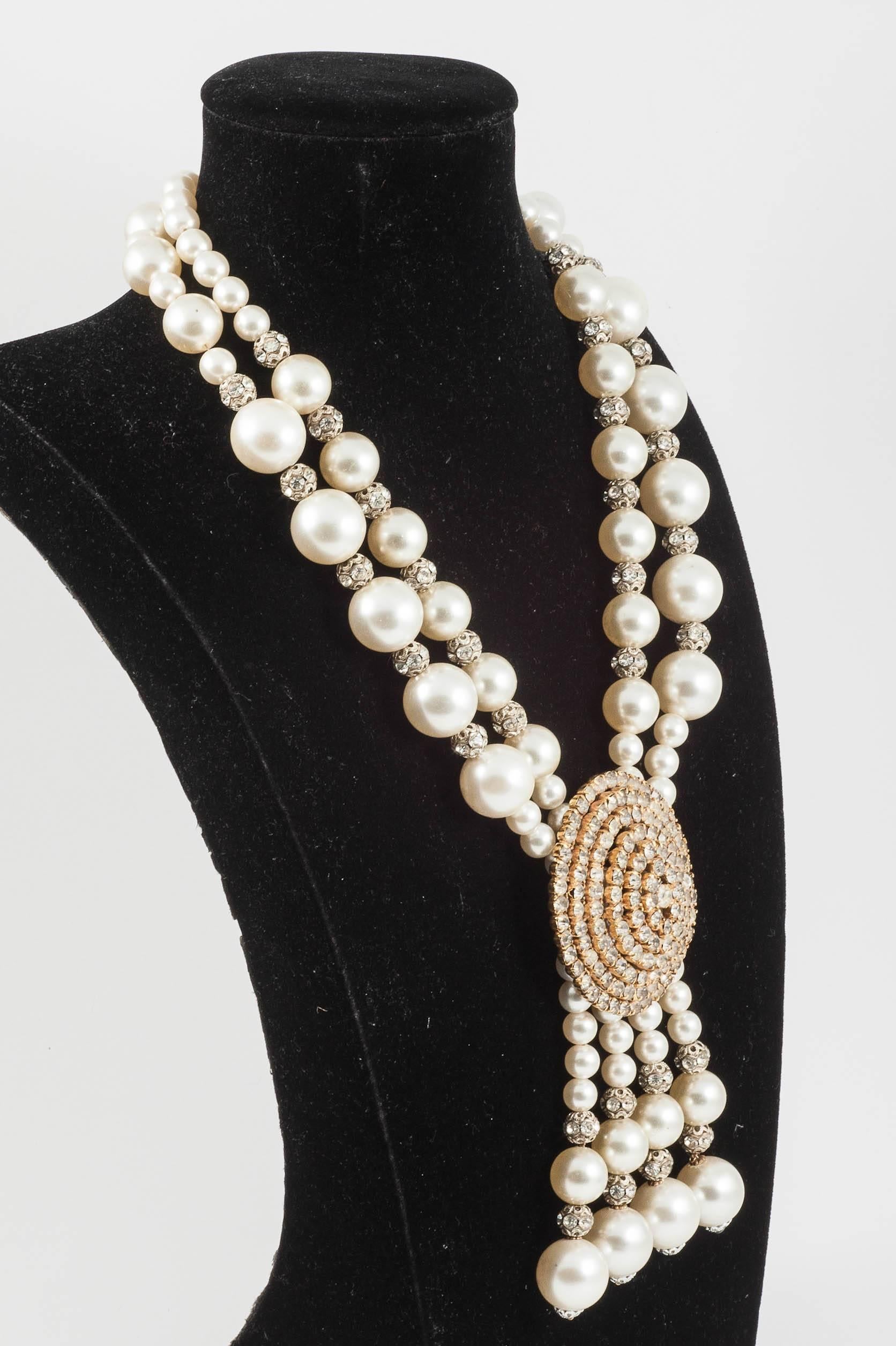  Huge pearl and clear paste 'tassle' necklace, 1960s 3