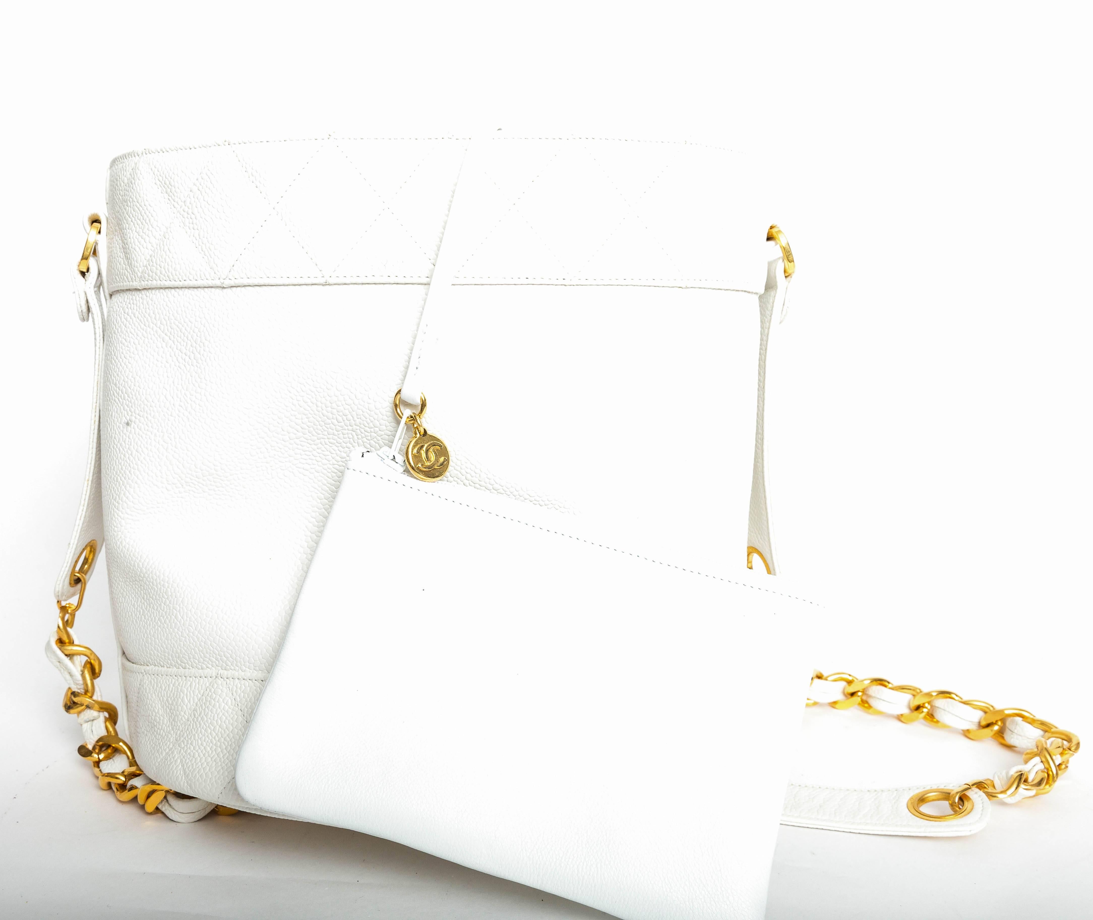 Chanel White Caviar Drawstring Bucket Bag with Interior Pouch and Gold Hardware  3