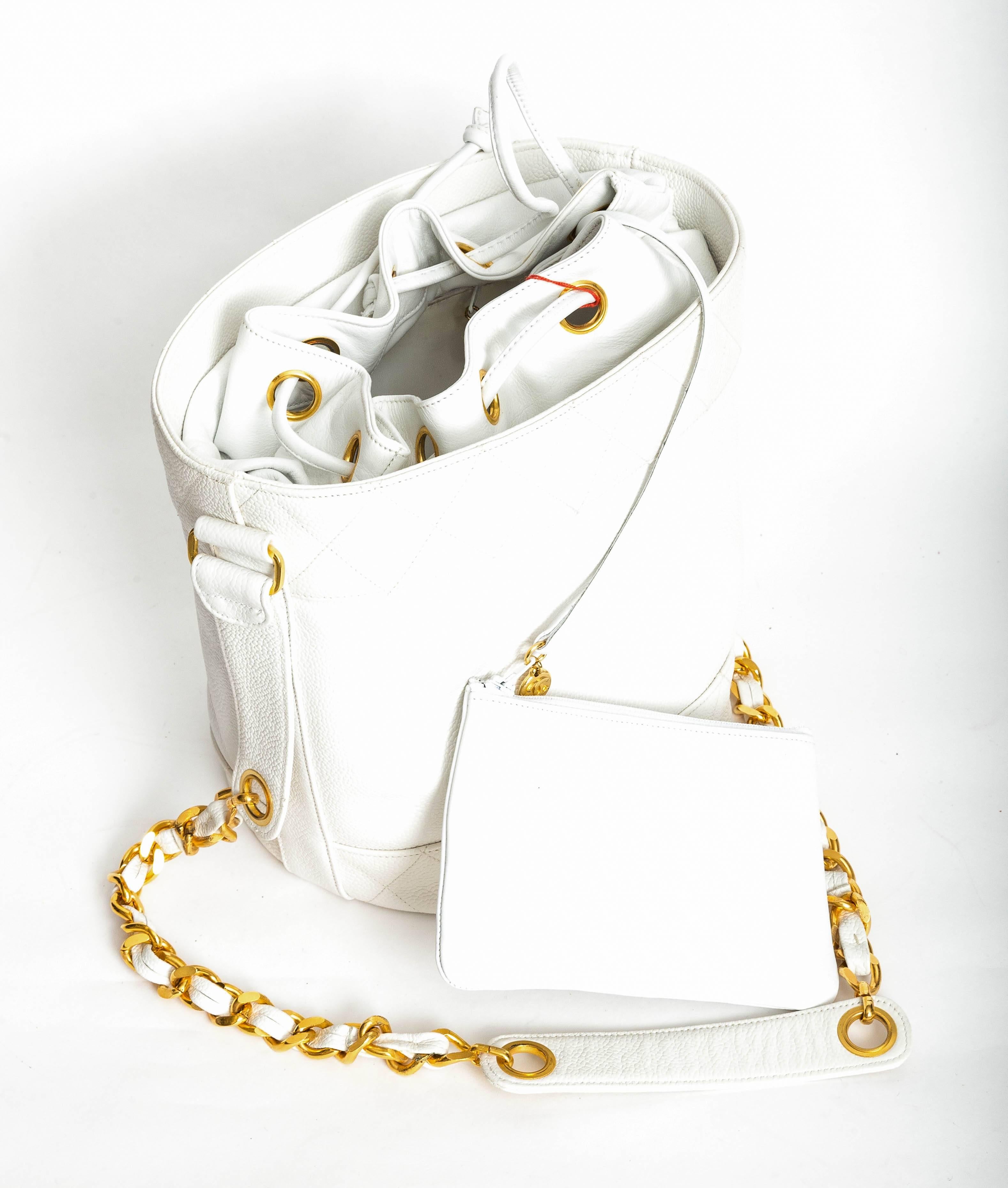 Chanel White Caviar Drawstring Bucket Bag with Interior Pouch and Gold Hardware  5