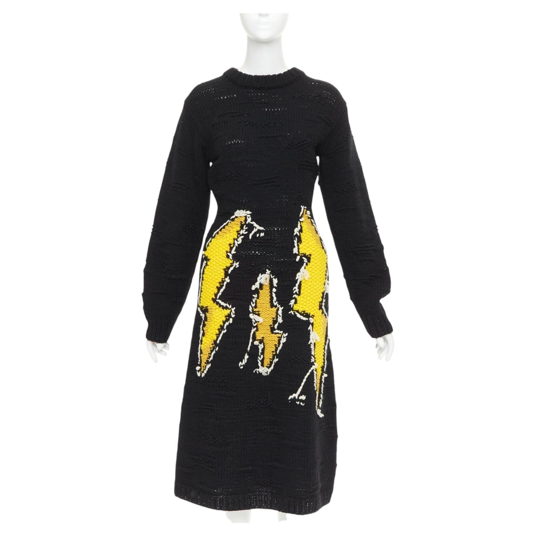 Prada 2019 Défilé : robe Frankenstein noire et jaune à bordures intarsia IT