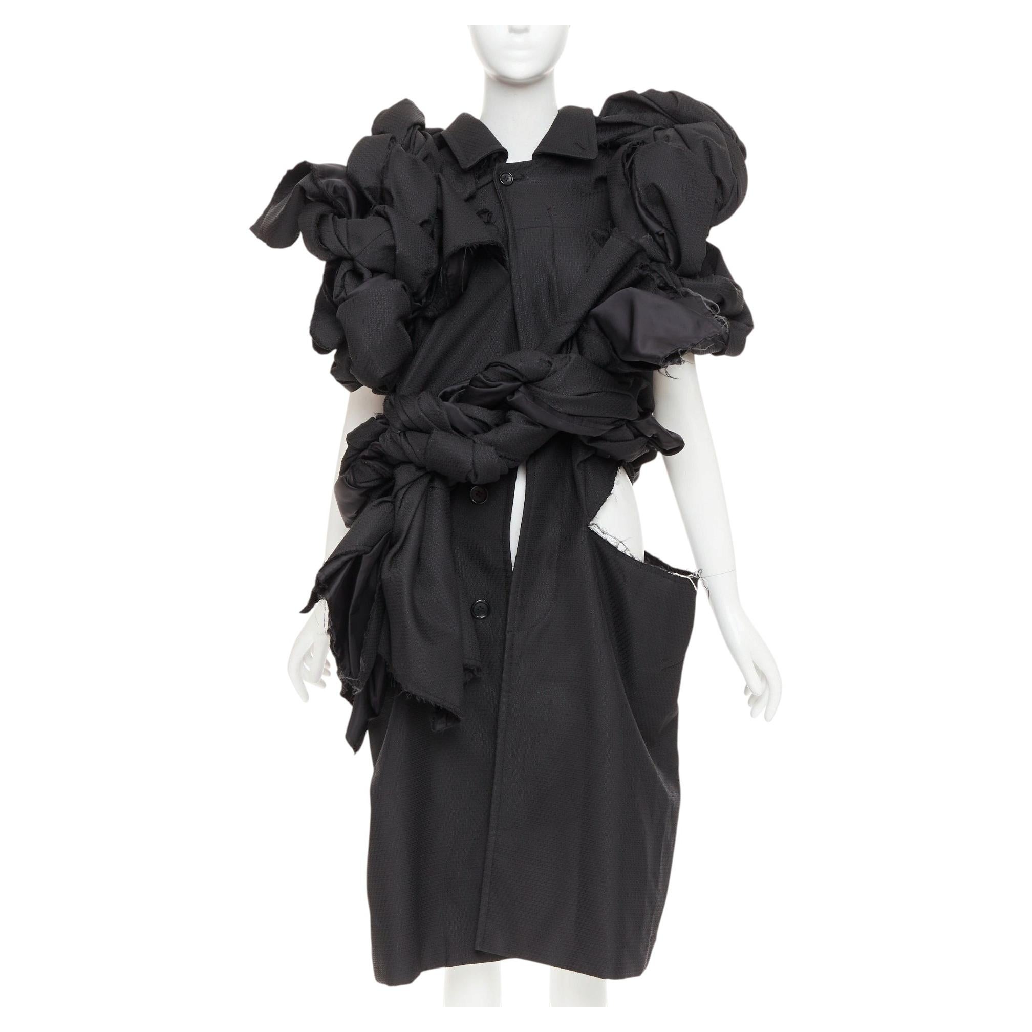 Raro cappotto COMME DES GARCONS 2019 da passerella, con nodi testurizzati e taglio destrutturato, taglia S