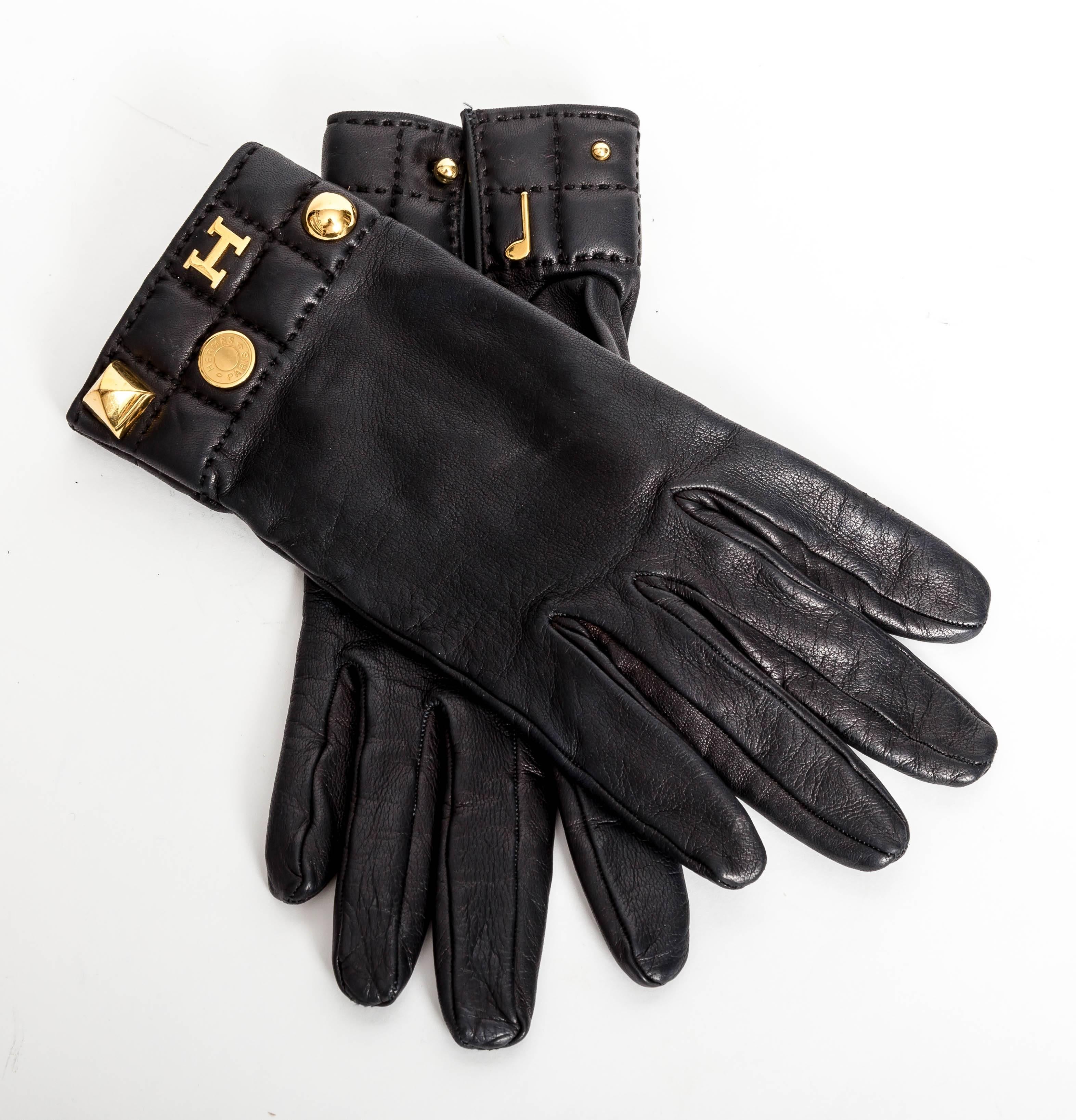 Hermes Medoru Black Leather Gloves In Good Condition In Westhampton Beach, NY