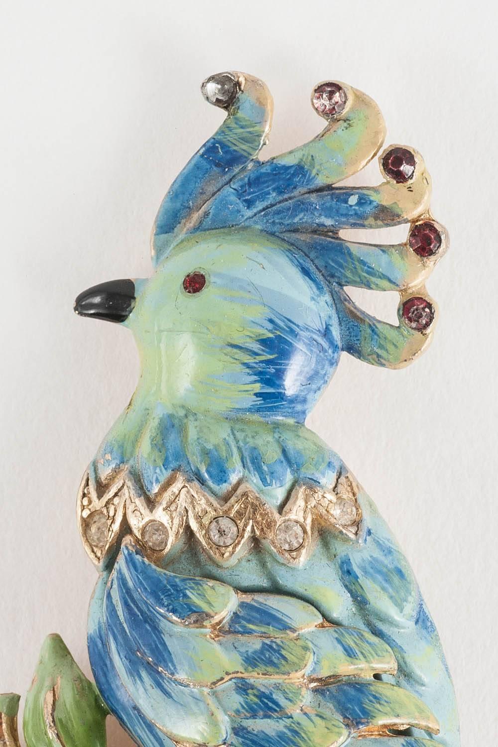 Dramatic enamel and gilt 'parrot' fur clip, Coro, 1940s  In Good Condition In Greyabbey, County Down