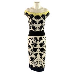 ALEXANDER MCQUEEN Taglia M Abito bianco e nero con spalle scoperte, in misto viscosa, con stampa floreale