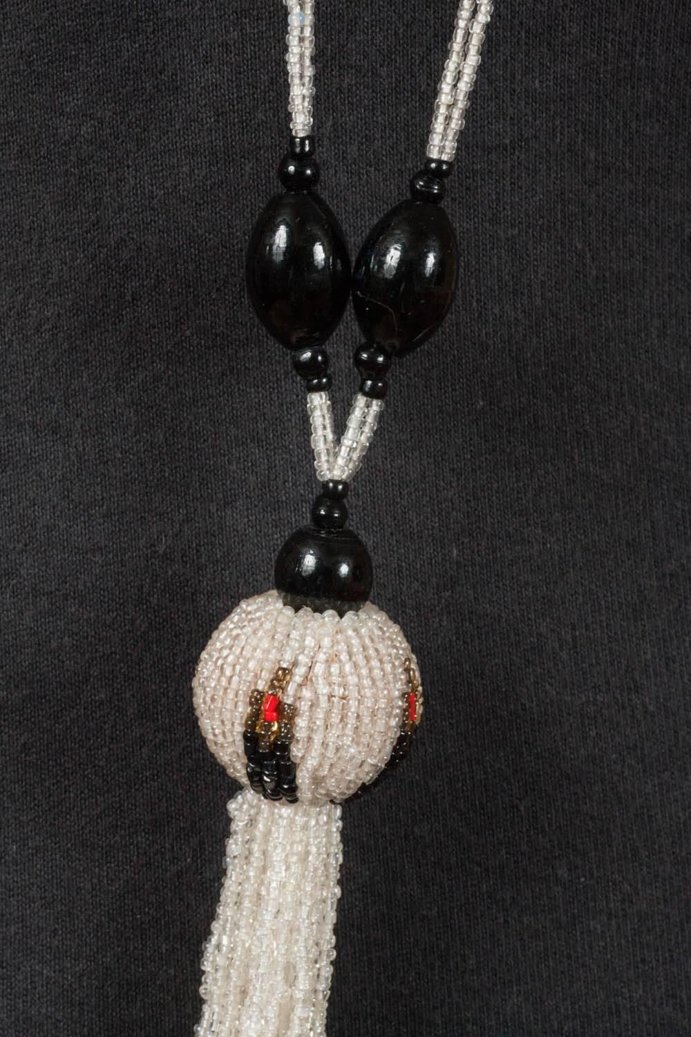 Women's Microbeaded tassled sautoir necklace, 1900s